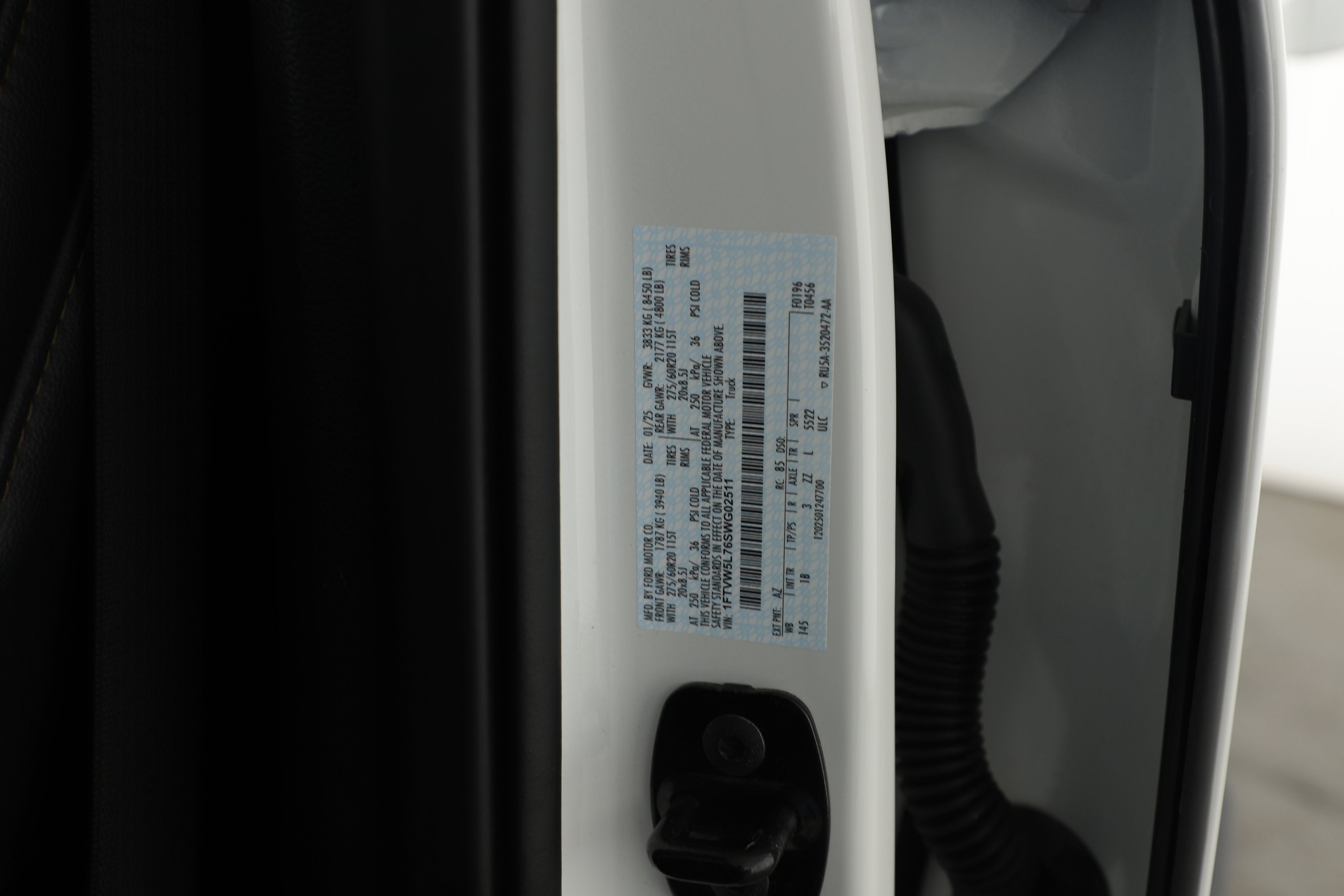 2025 Ford F-150 Lightning LARIAT