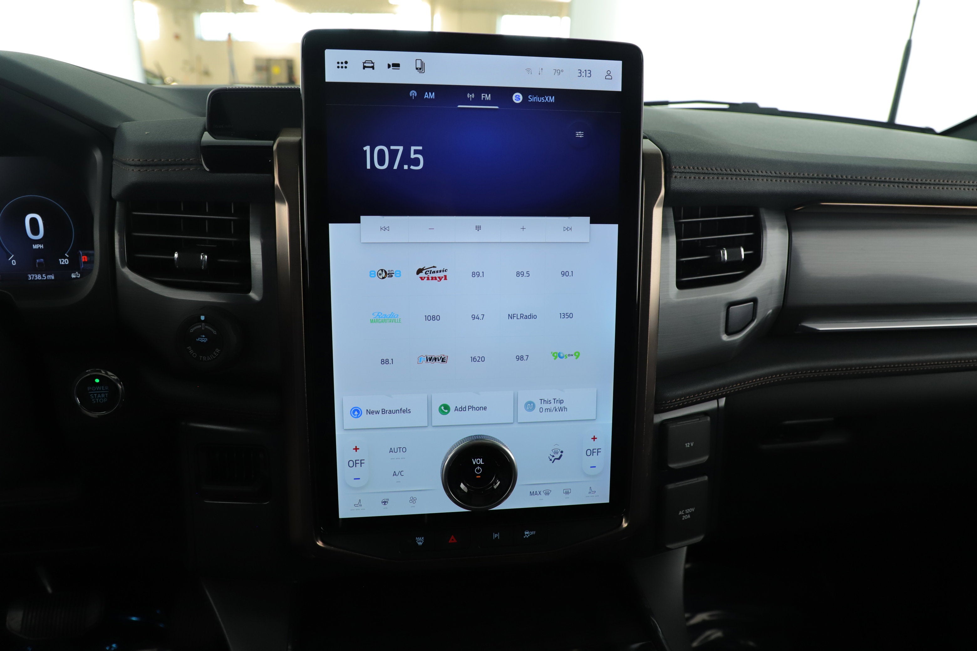 2025 Ford F-150 Lightning LARIAT