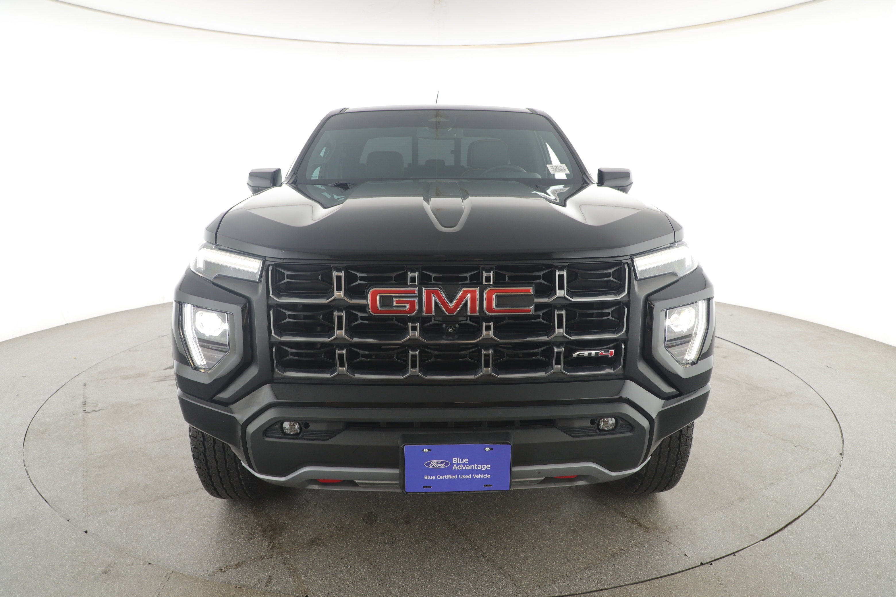 2023 GMC Canyon 4WD AT4