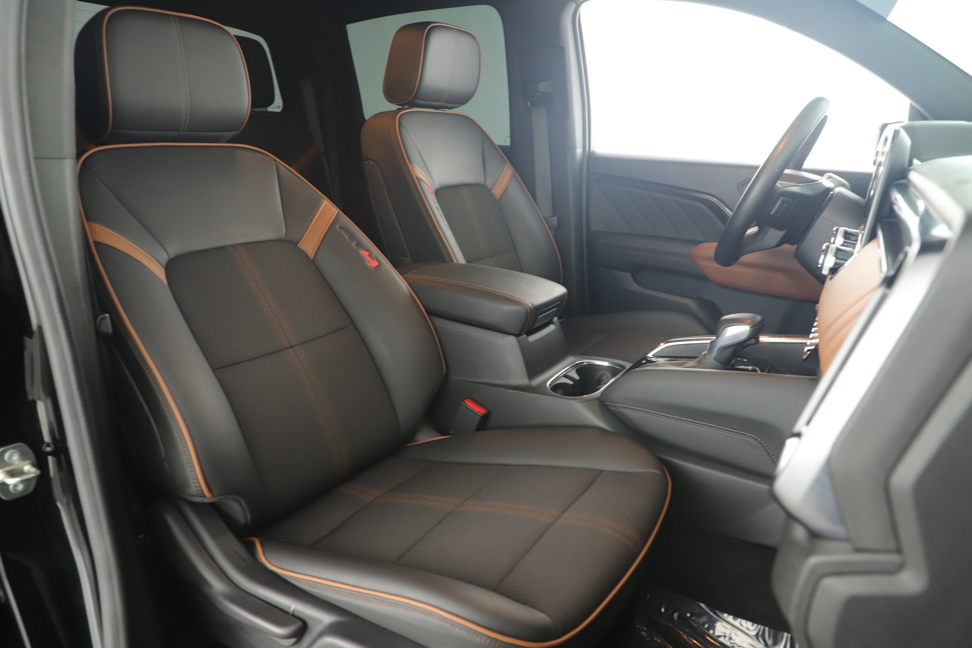 2023 GMC Canyon 4WD AT4