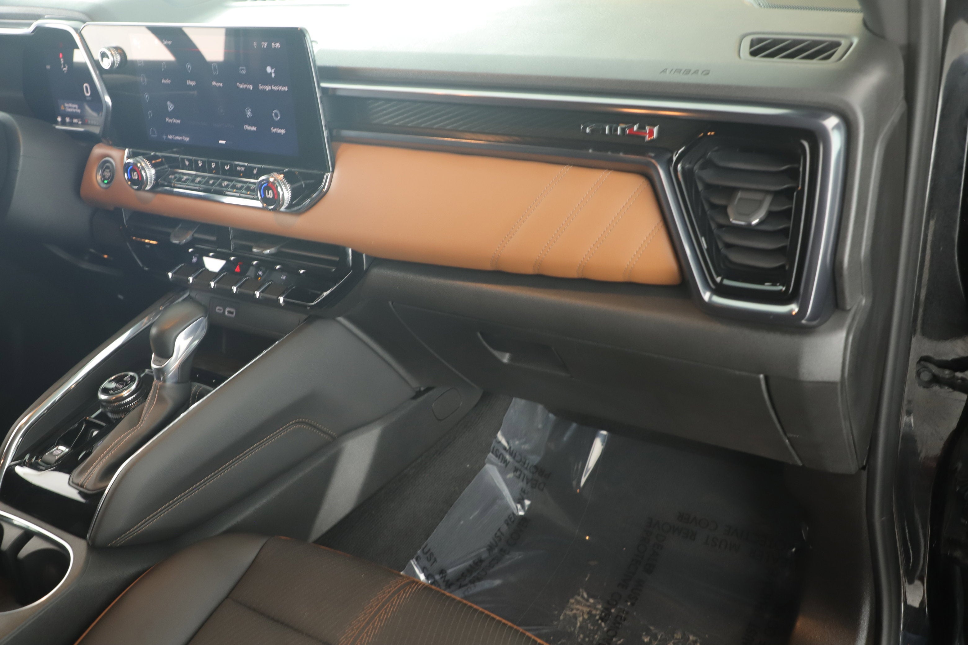 2023 GMC Canyon 4WD AT4