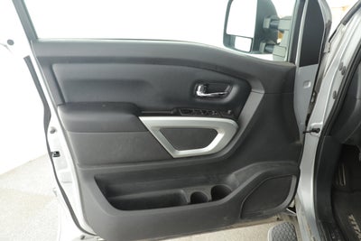 2017 Nissan Titan SV