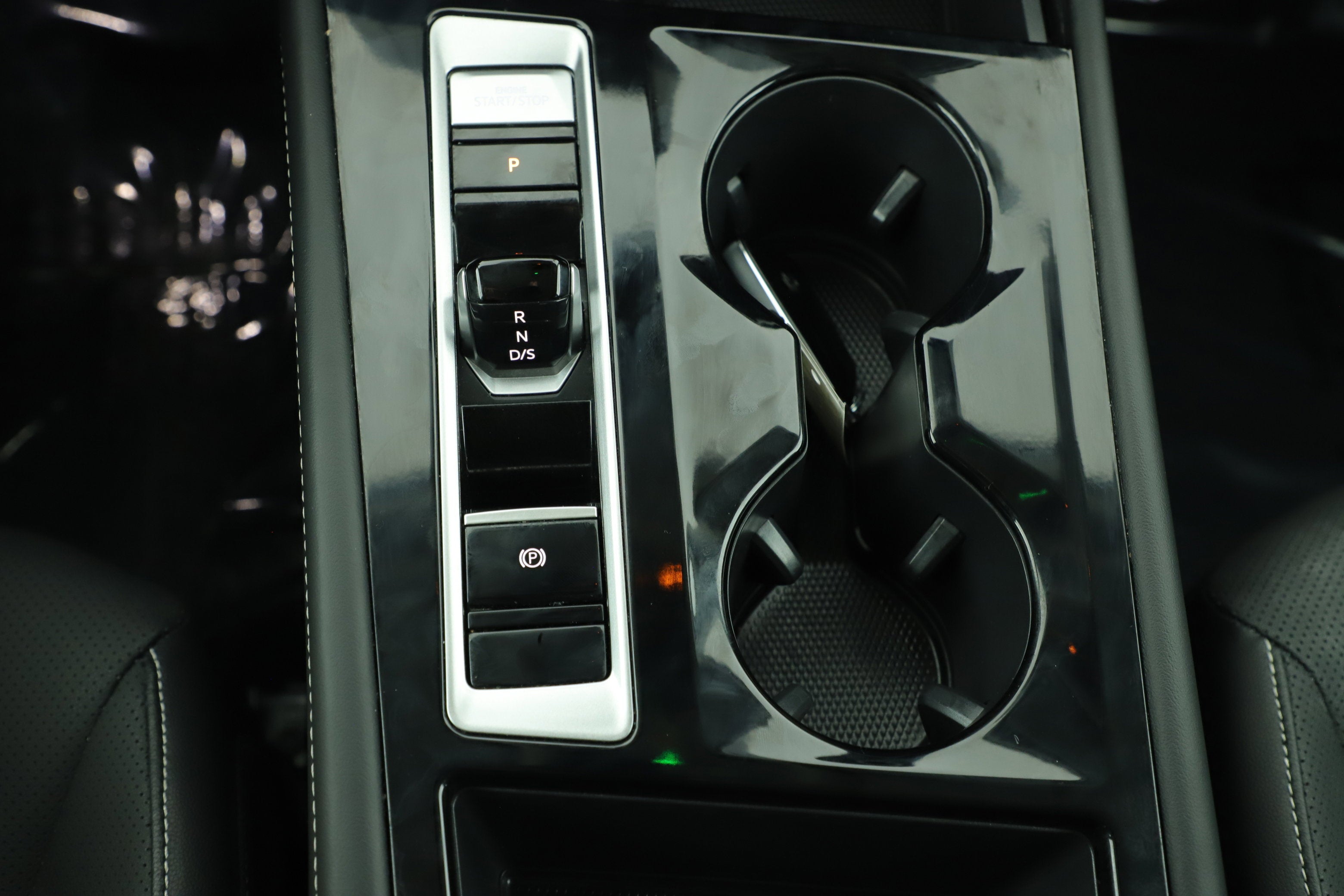 2024 Volkswagen Atlas 2.0T SE with Technology