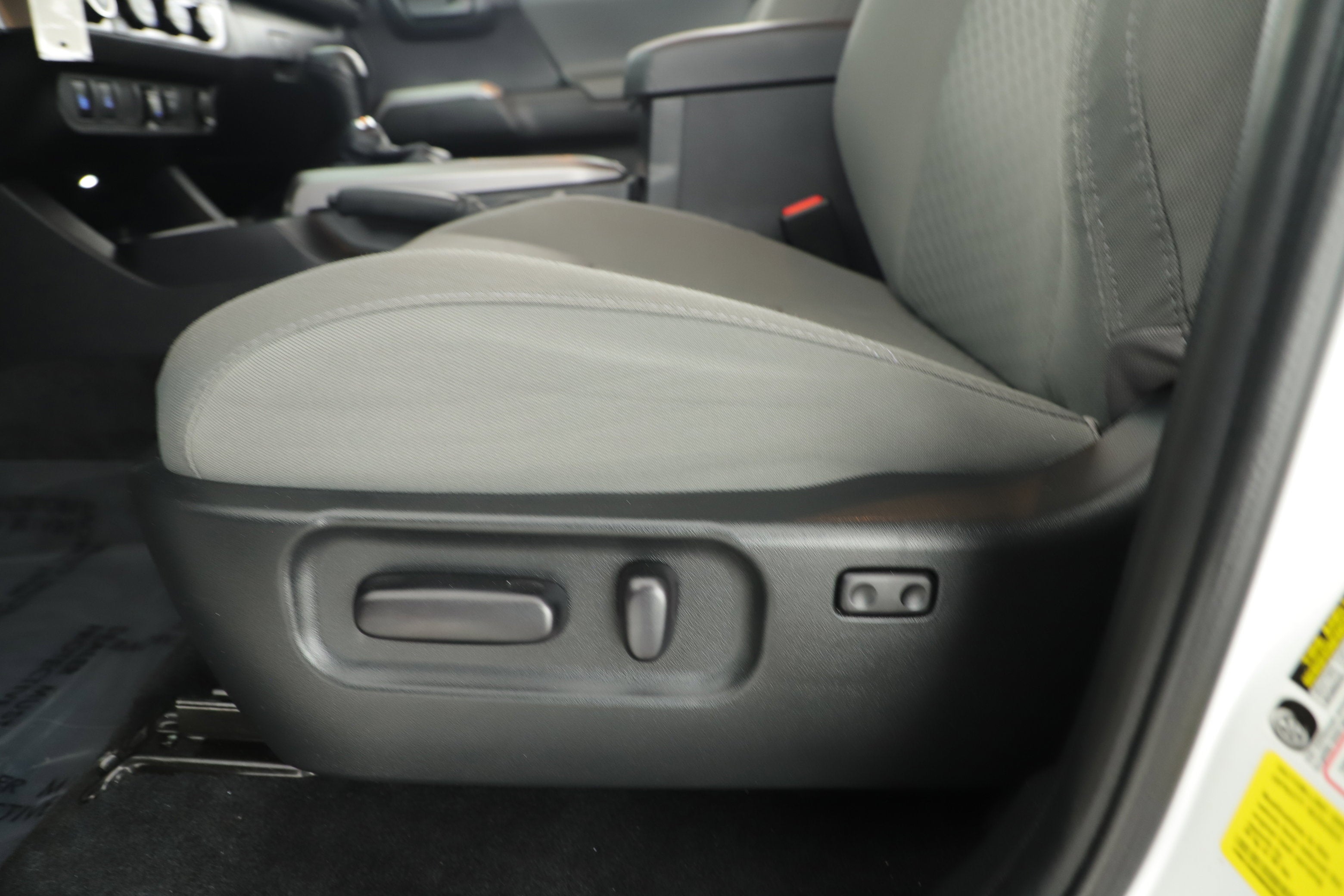 2022 Toyota Tacoma 4WD SR5