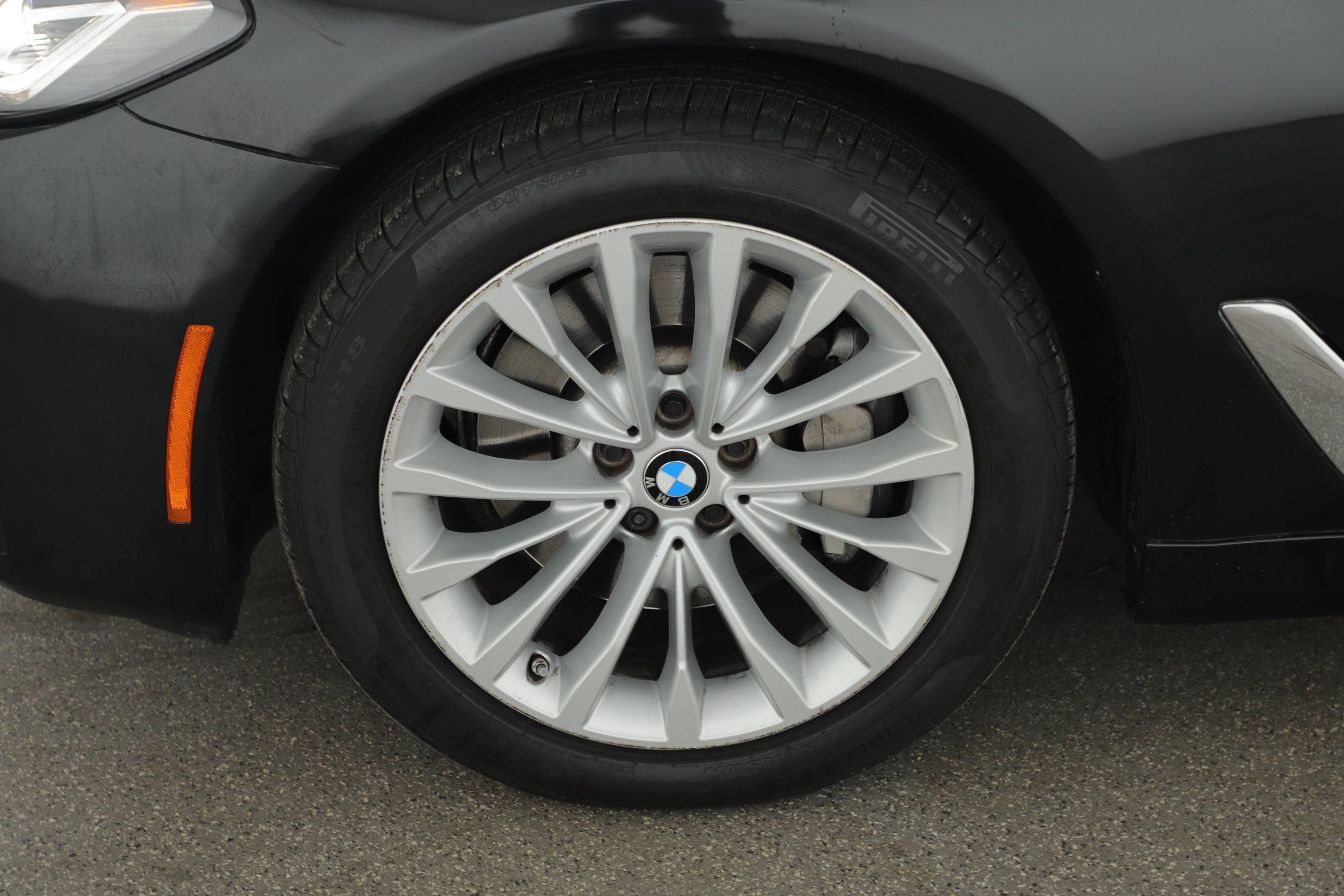 2023 BMW 5 Series 530i