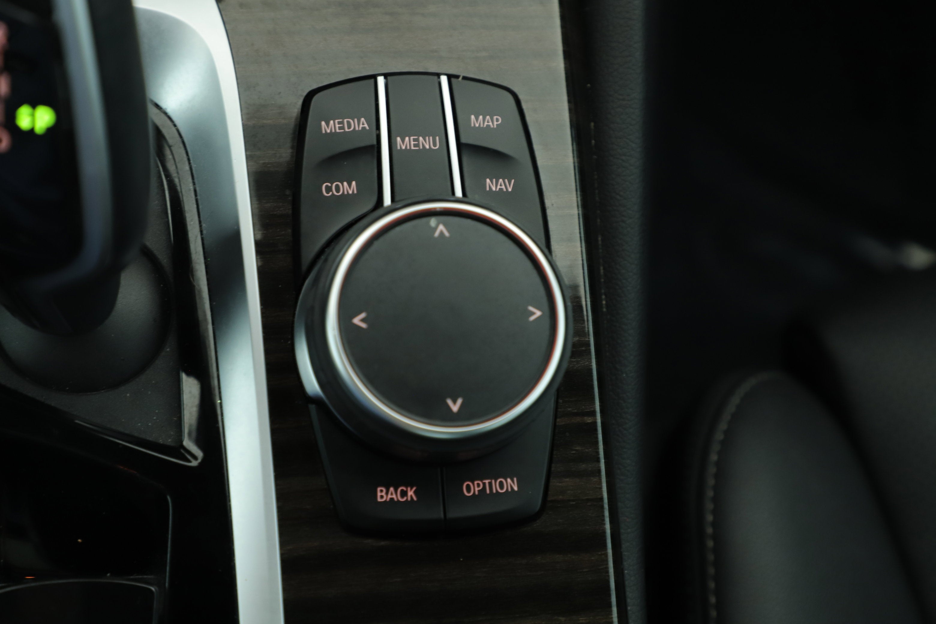 2023 BMW 5 Series 530i