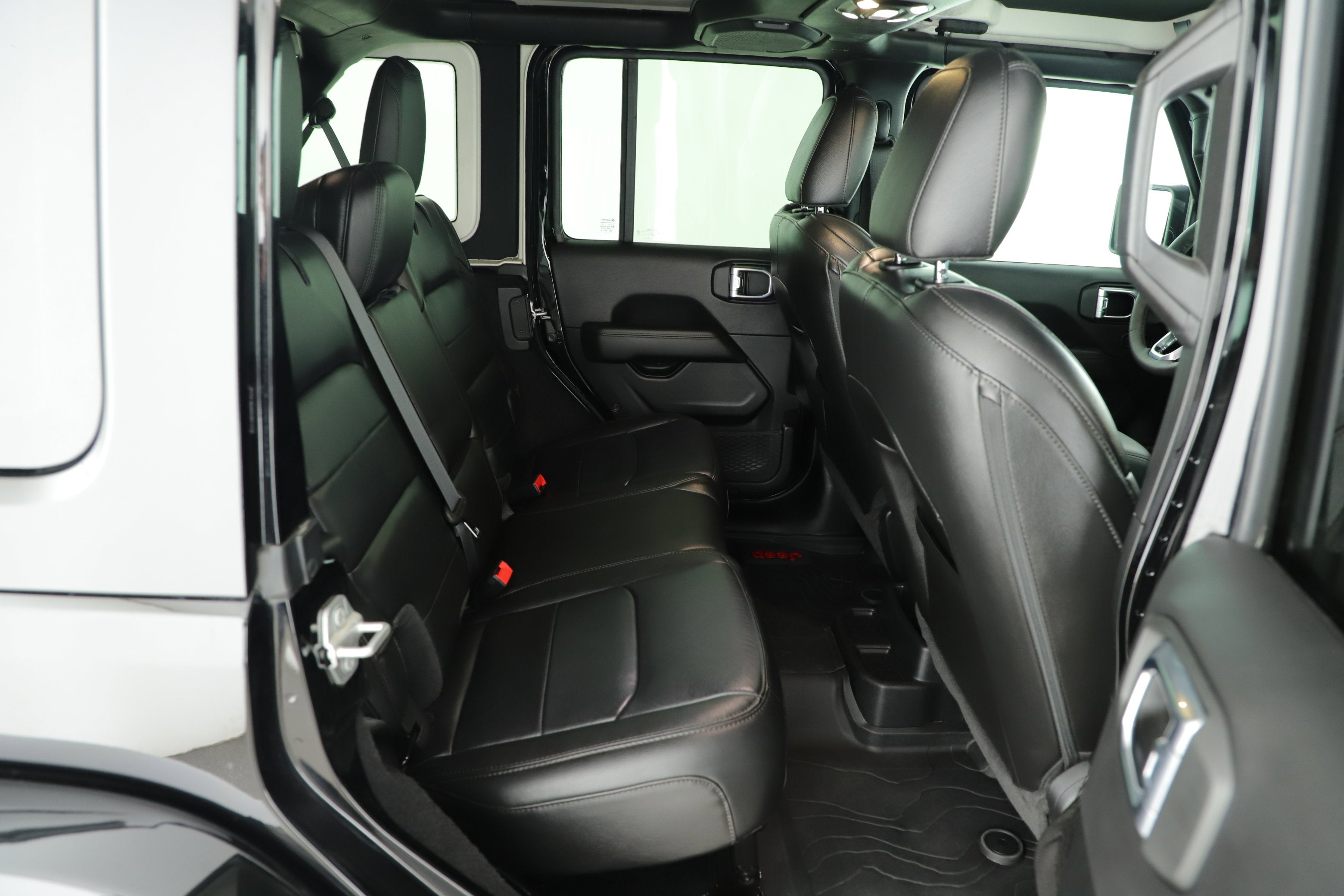 2023 Jeep Wrangler 4-Door Sahara Altitude 4x4