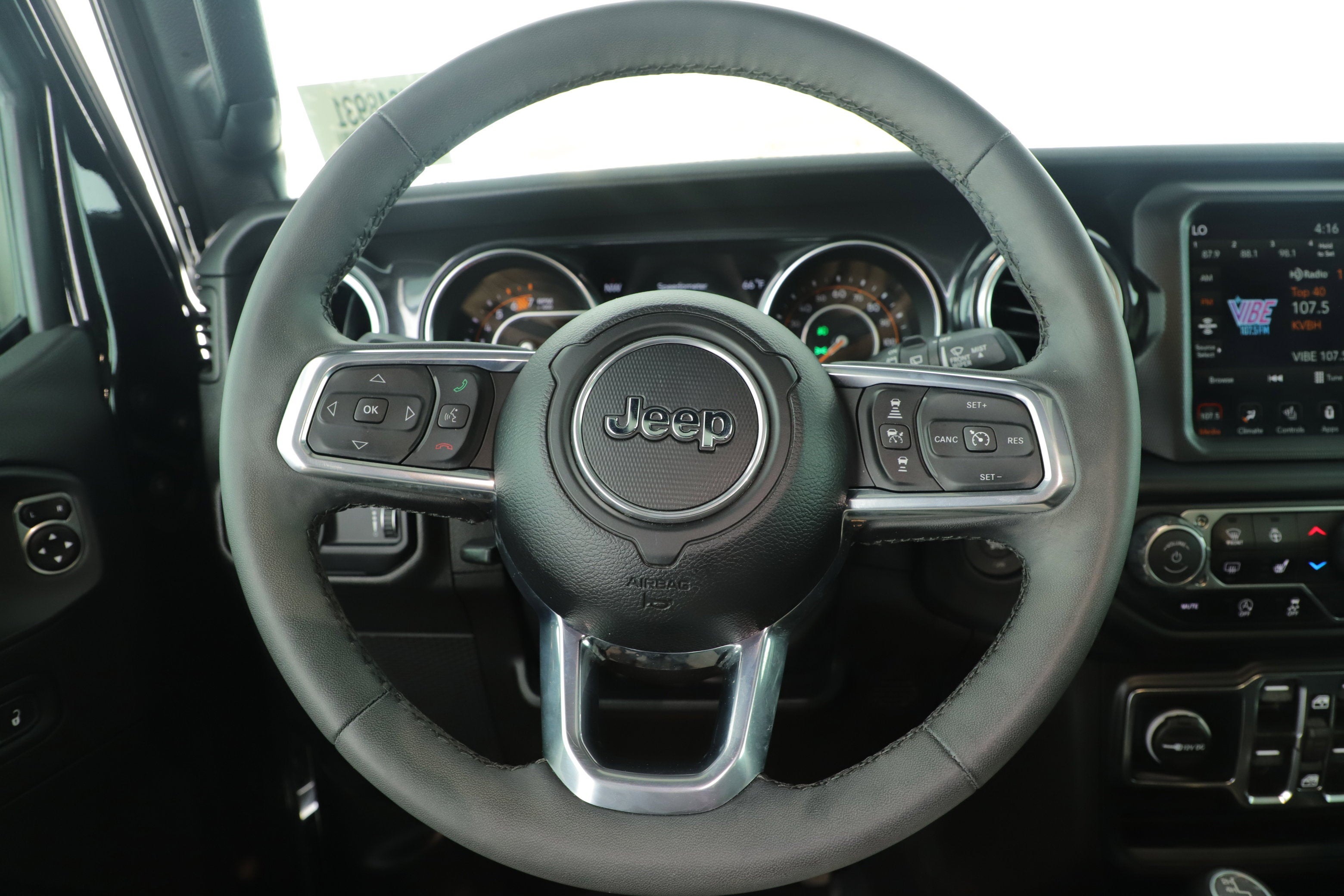 2023 Jeep Wrangler 4-Door Sahara Altitude 4x4