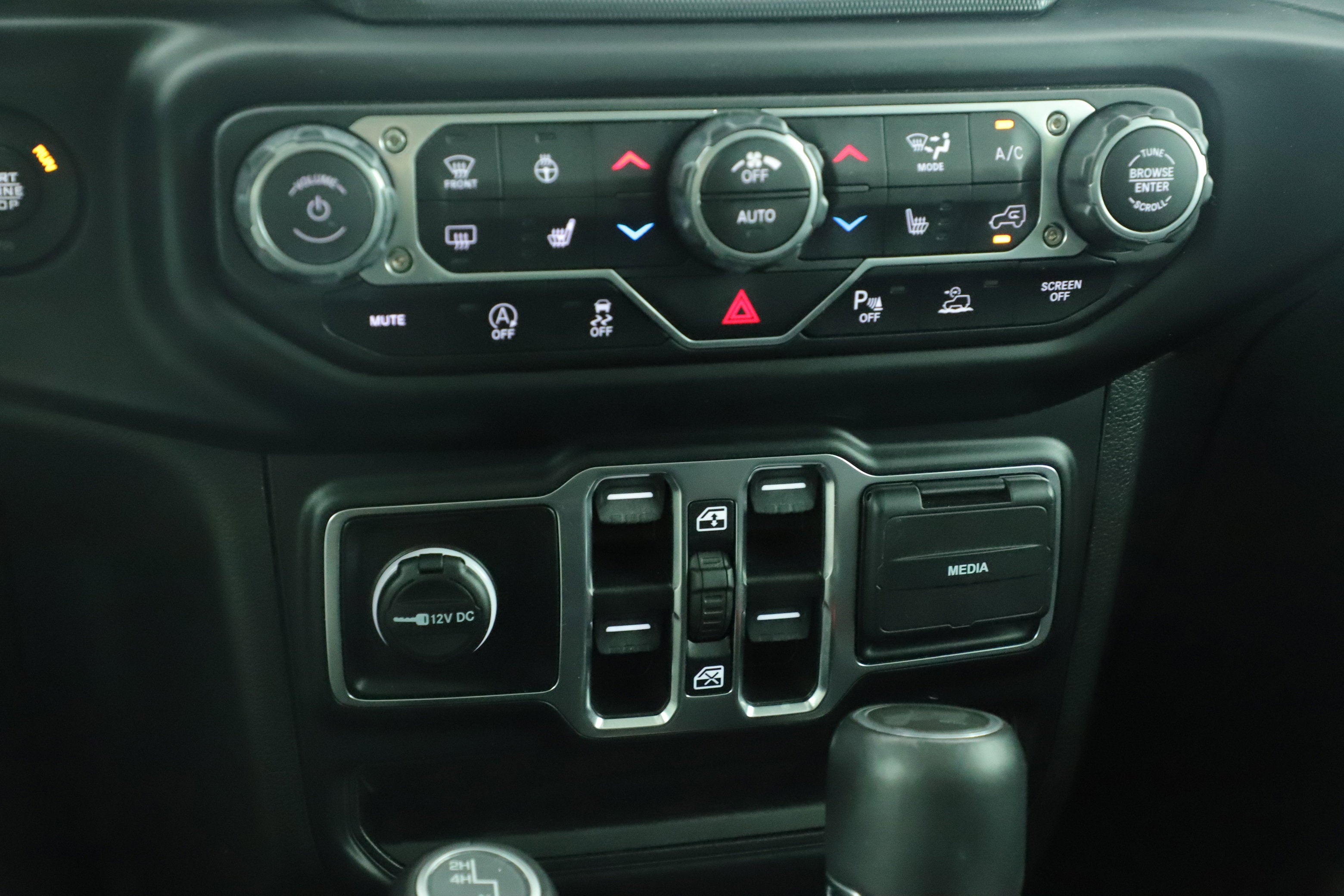 2023 Jeep Wrangler 4-Door Sahara Altitude 4x4