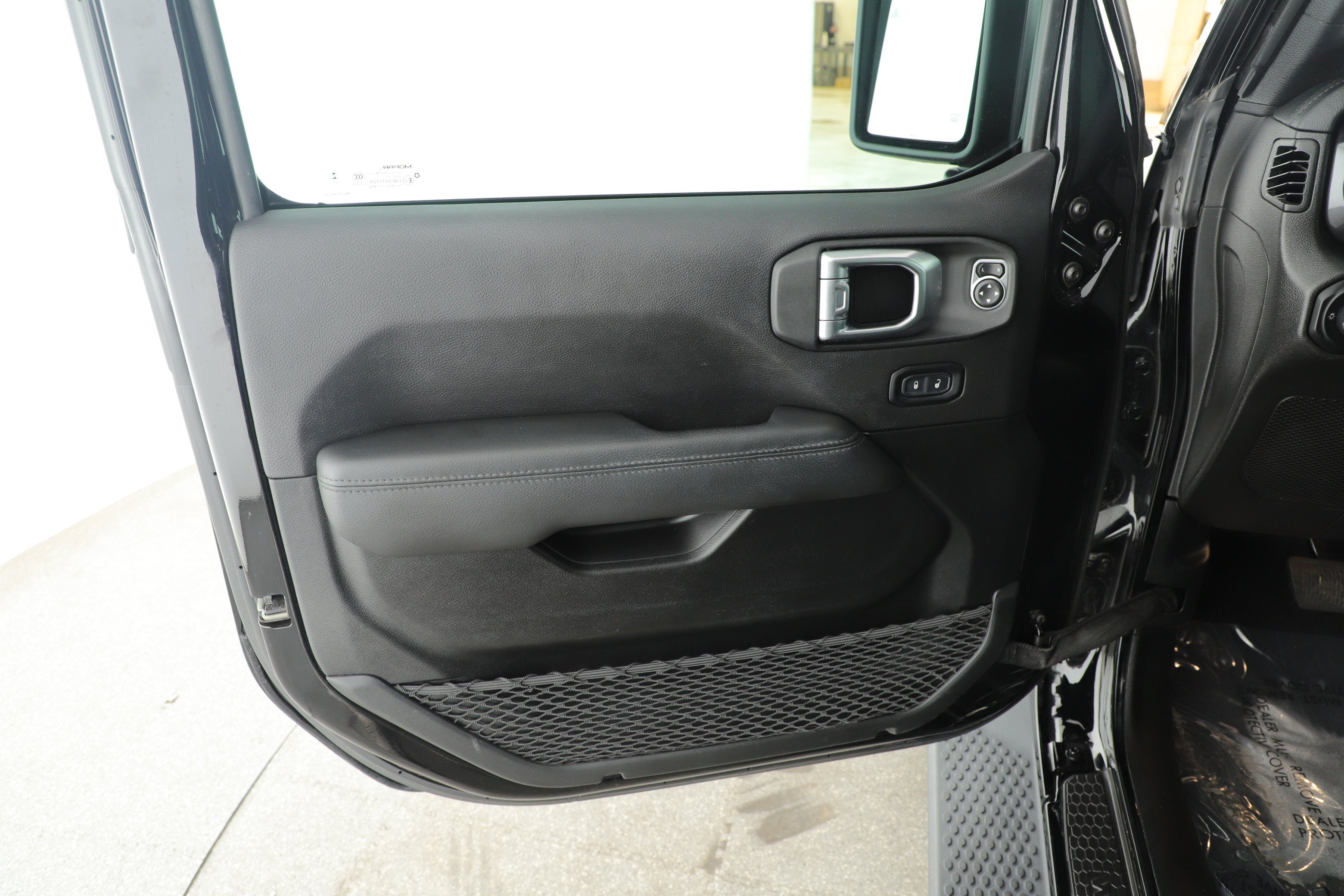 2023 Jeep Wrangler 4-Door Sahara Altitude 4x4