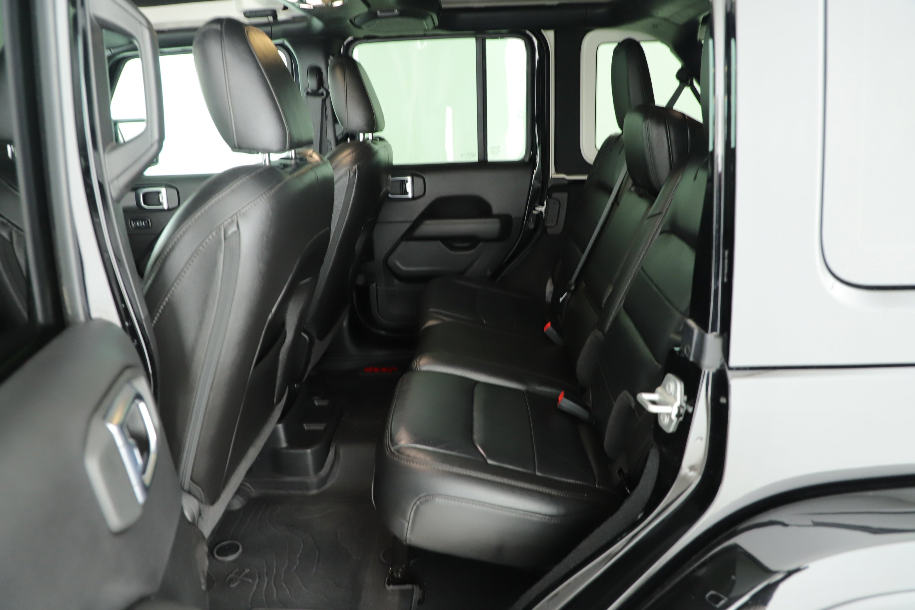 2023 Jeep Wrangler 4-Door Sahara Altitude 4x4