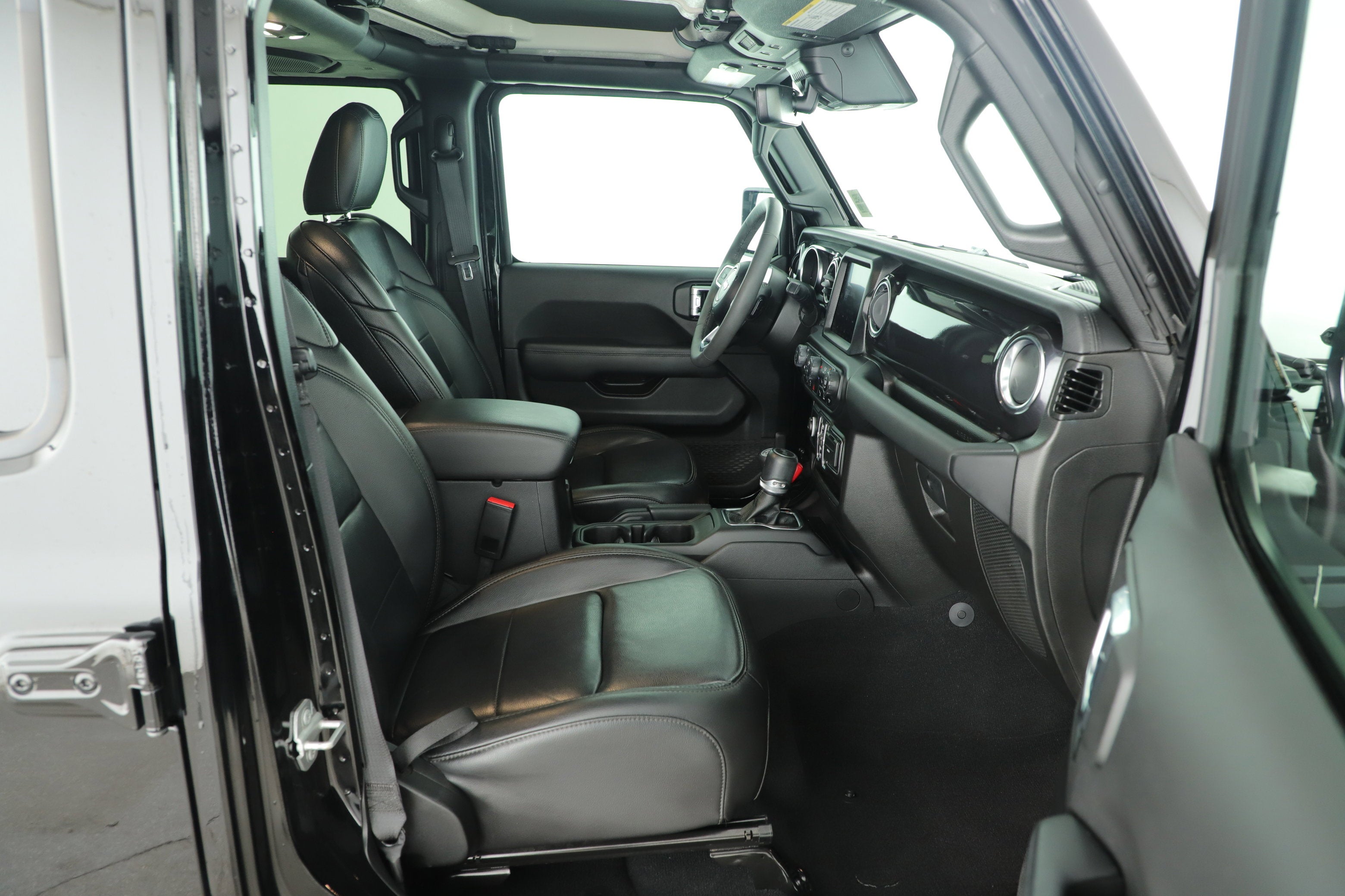 2023 Jeep Wrangler 4-Door Sahara Altitude 4x4