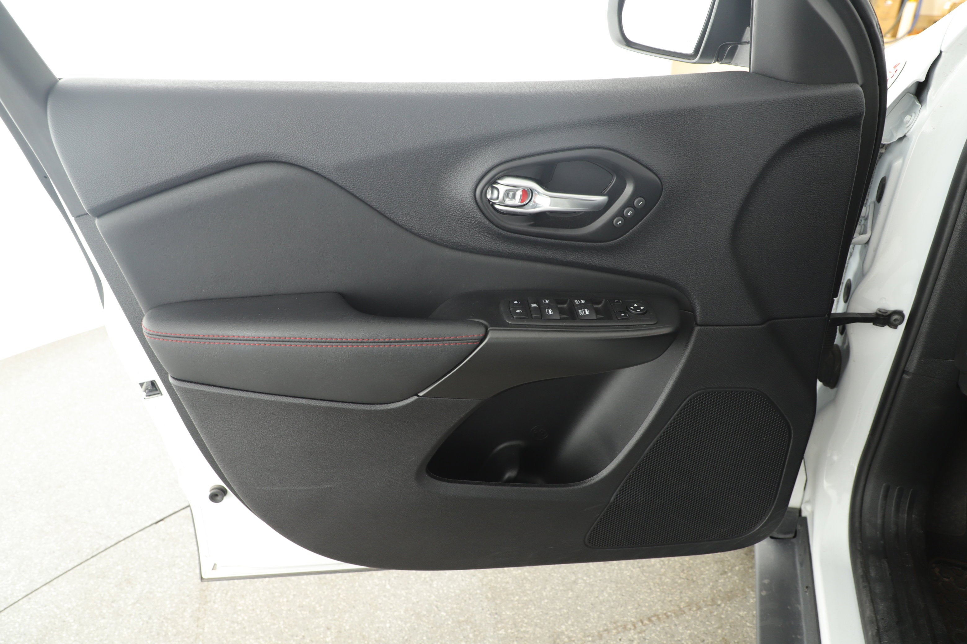 2023 Jeep Cherokee Trailhawk 4x4