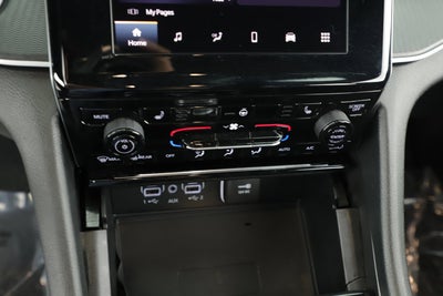 2024 Jeep Grand Cherokee Laredo 4x2