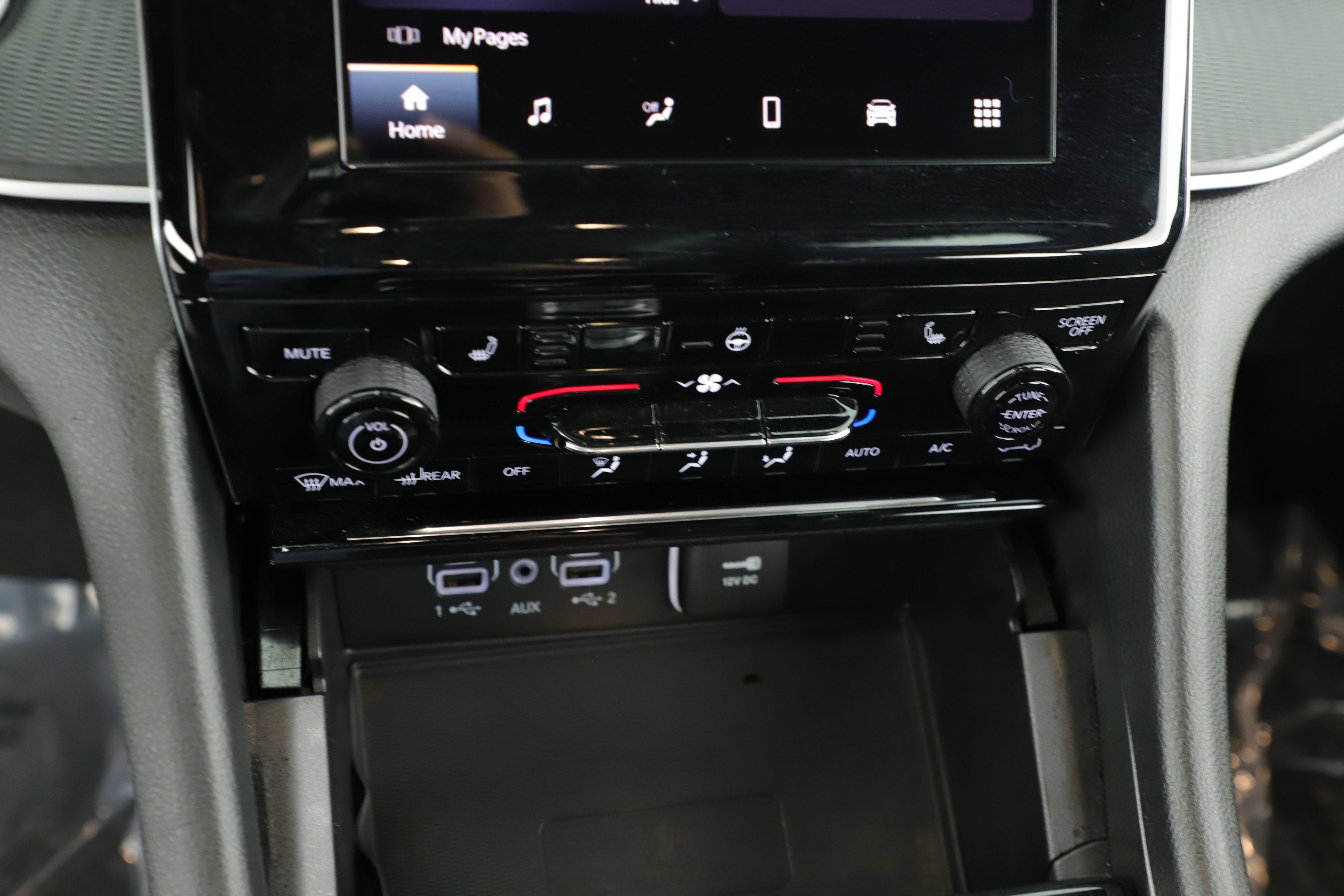 2024 Jeep Grand Cherokee Laredo 4x2