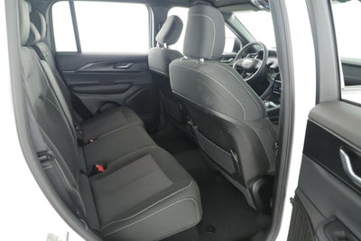 2024 Jeep Grand Cherokee Laredo 4x2