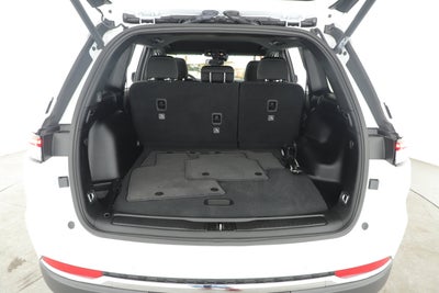 2024 Jeep Grand Cherokee Laredo 4x2