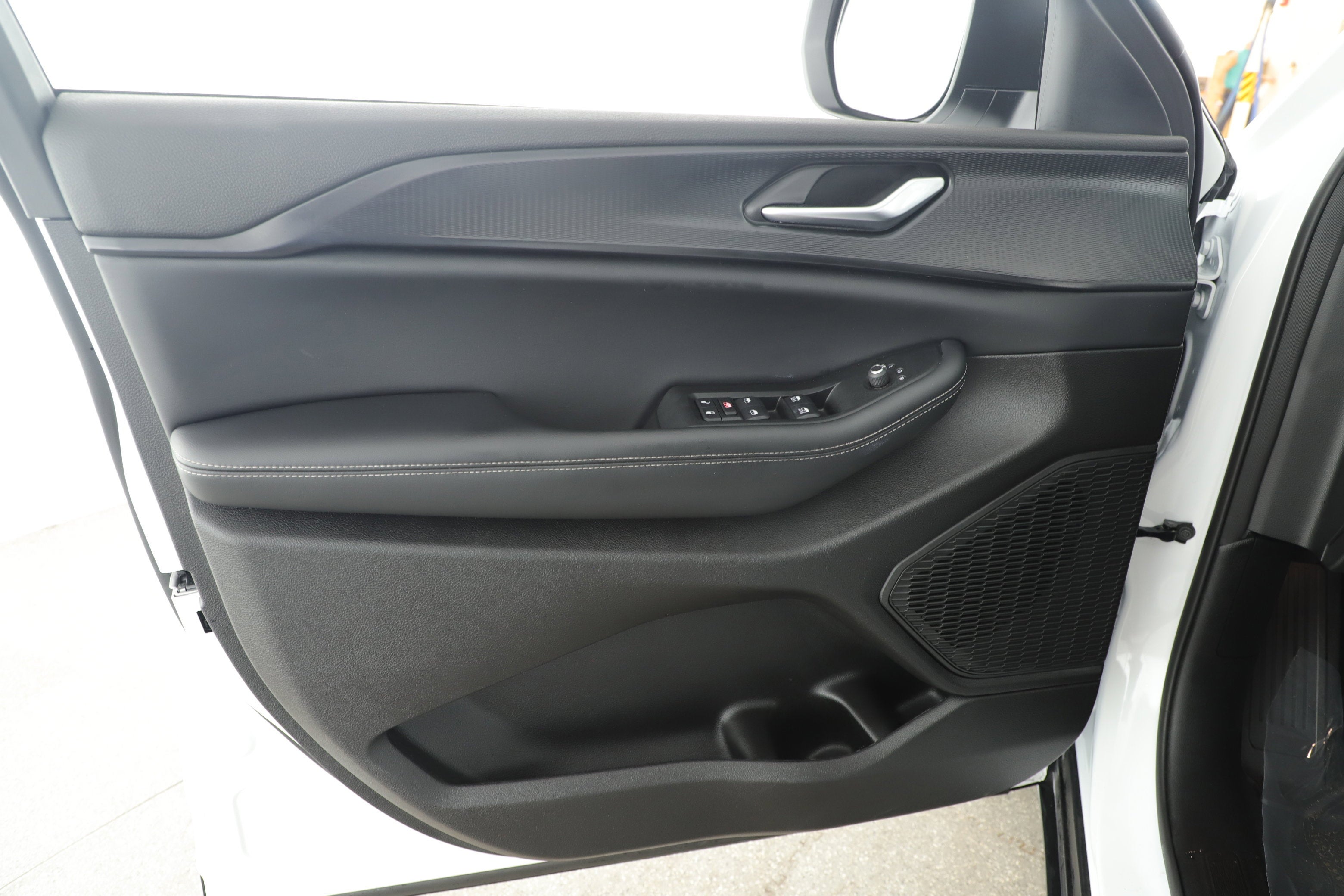 2024 Jeep Grand Cherokee Laredo 4x2