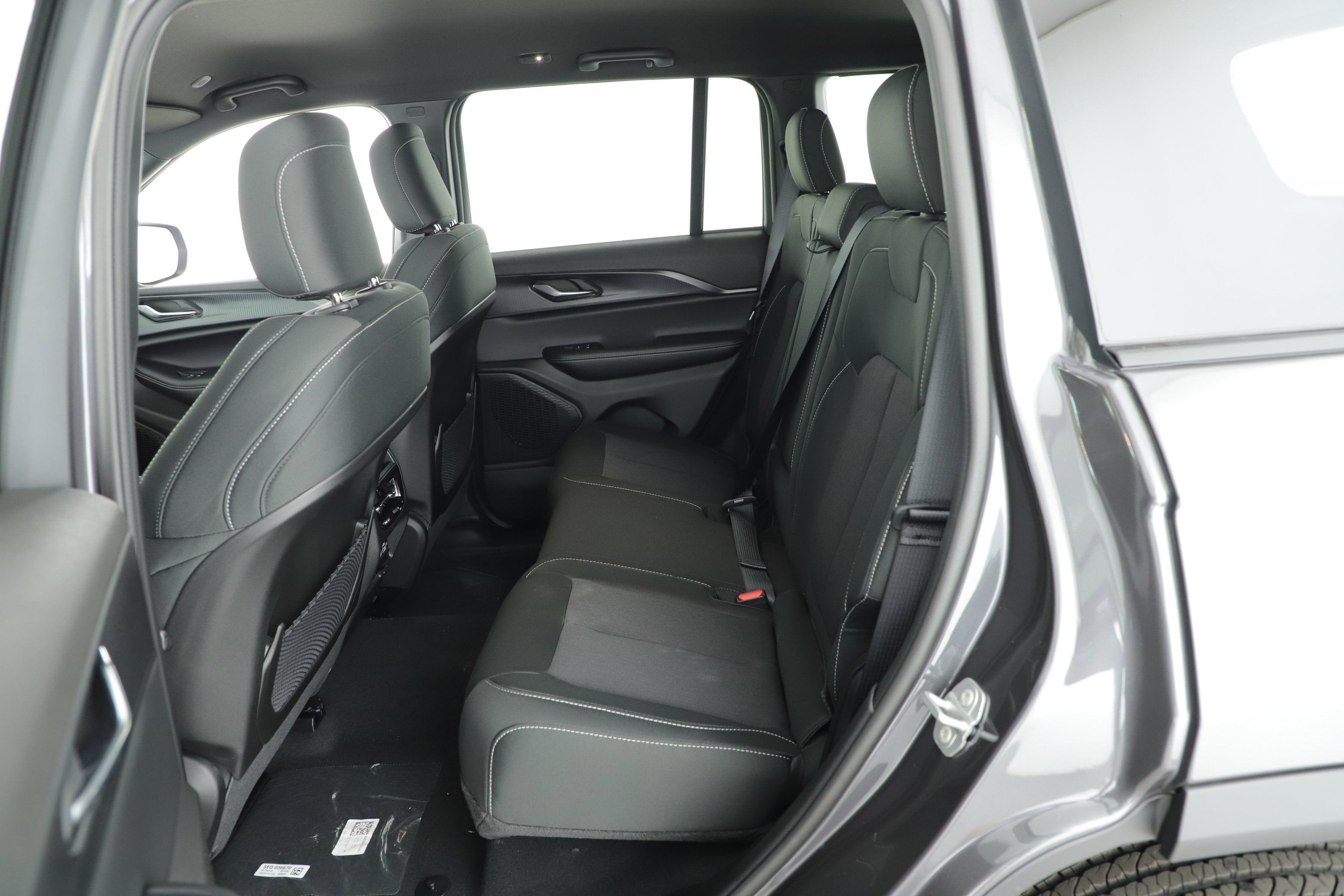 2025 Jeep Grand Cherokee GRAND CHEROKEE LAREDO 4X2