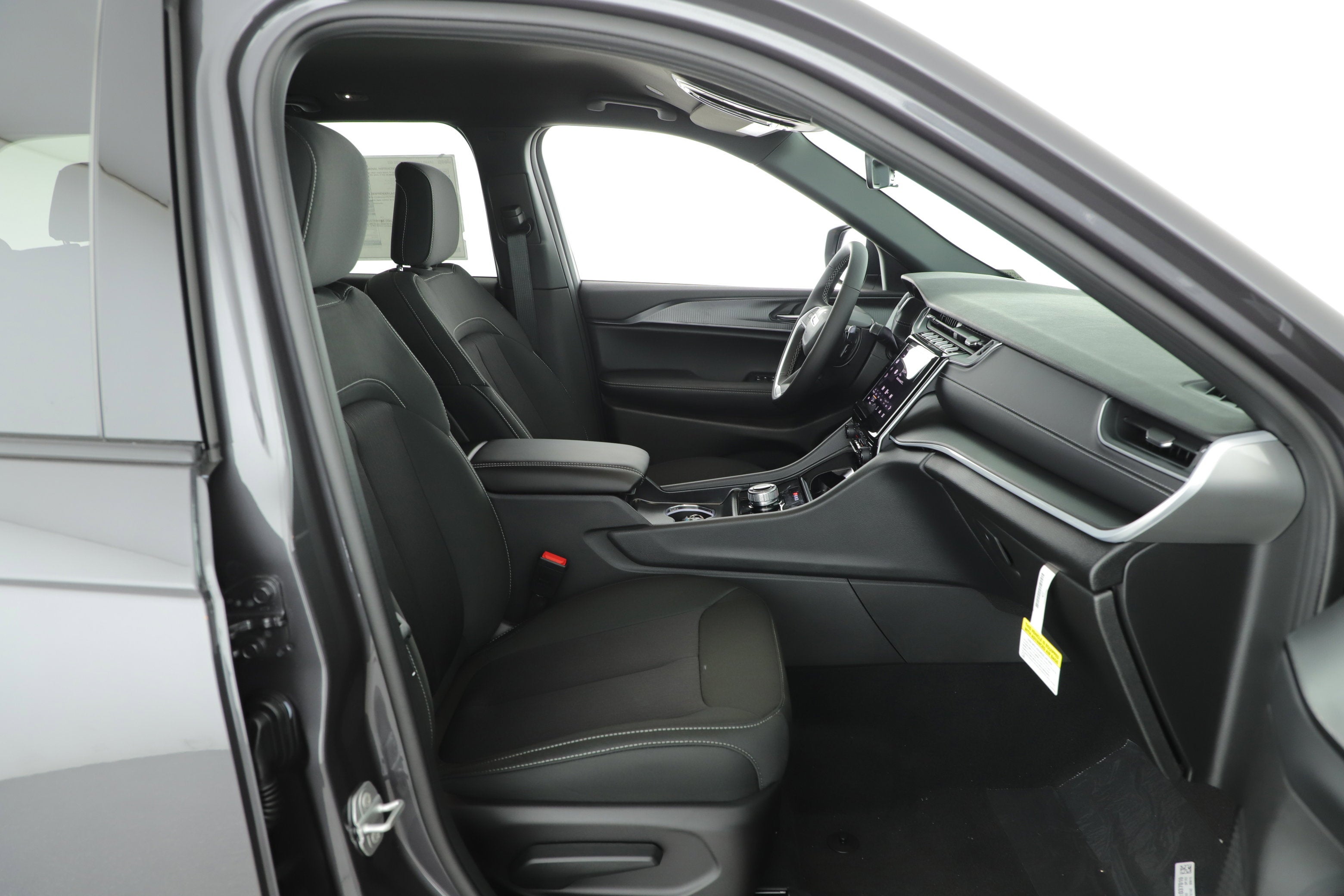 2025 Jeep Grand Cherokee GRAND CHEROKEE LAREDO 4X2