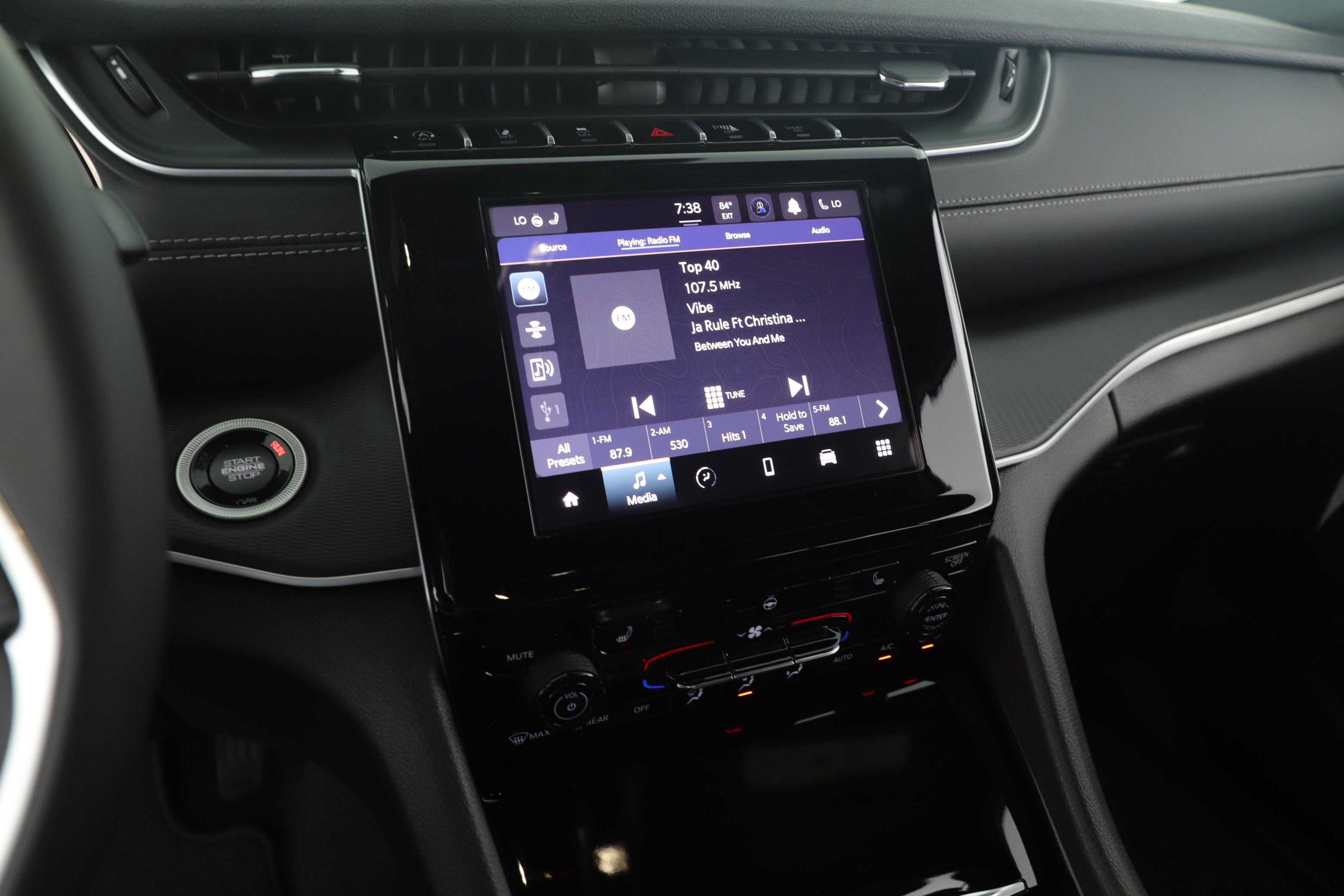 2025 Jeep Grand Cherokee GRAND CHEROKEE LAREDO X 4X2