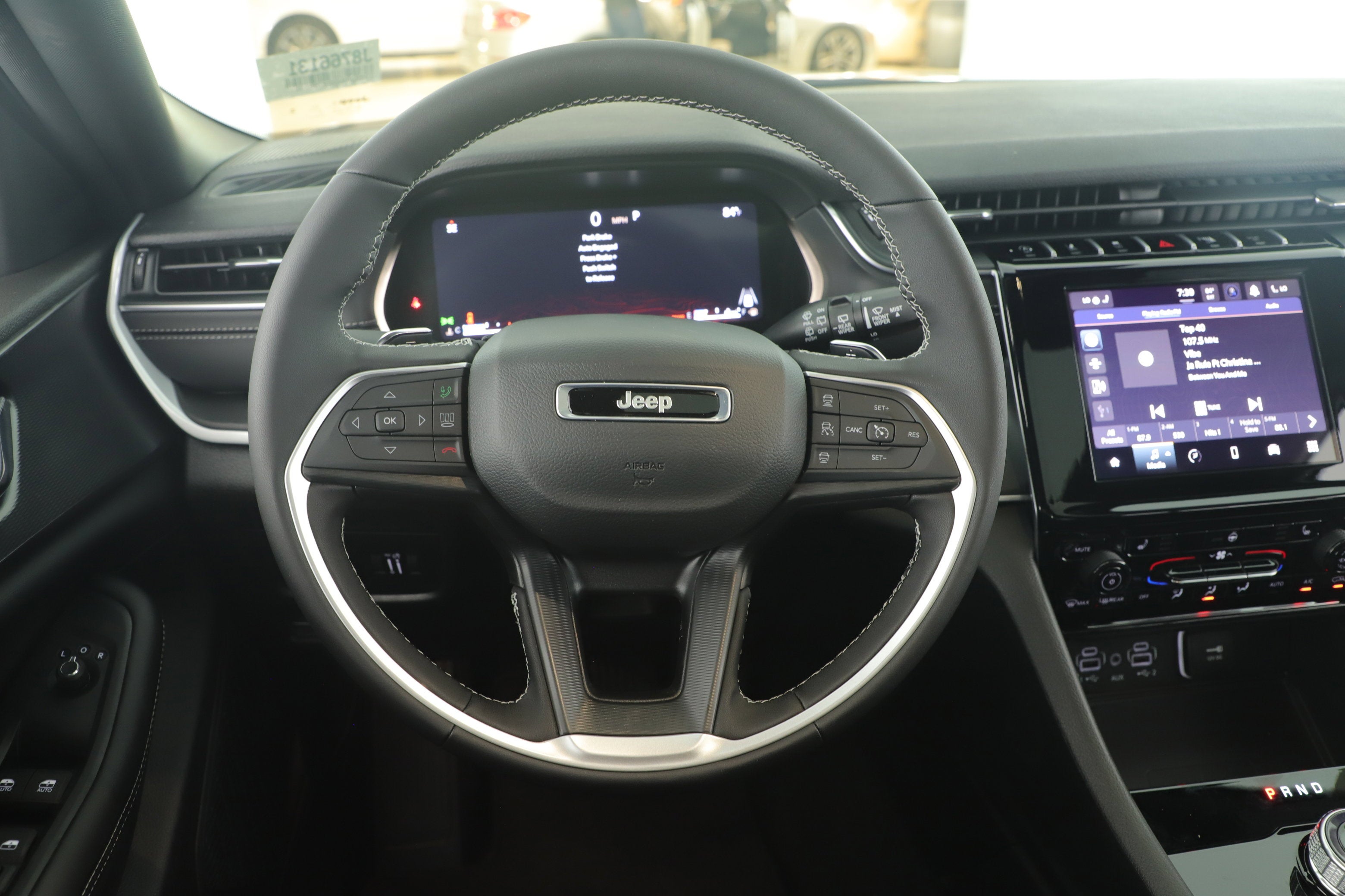 2025 Jeep Grand Cherokee GRAND CHEROKEE LAREDO X 4X2