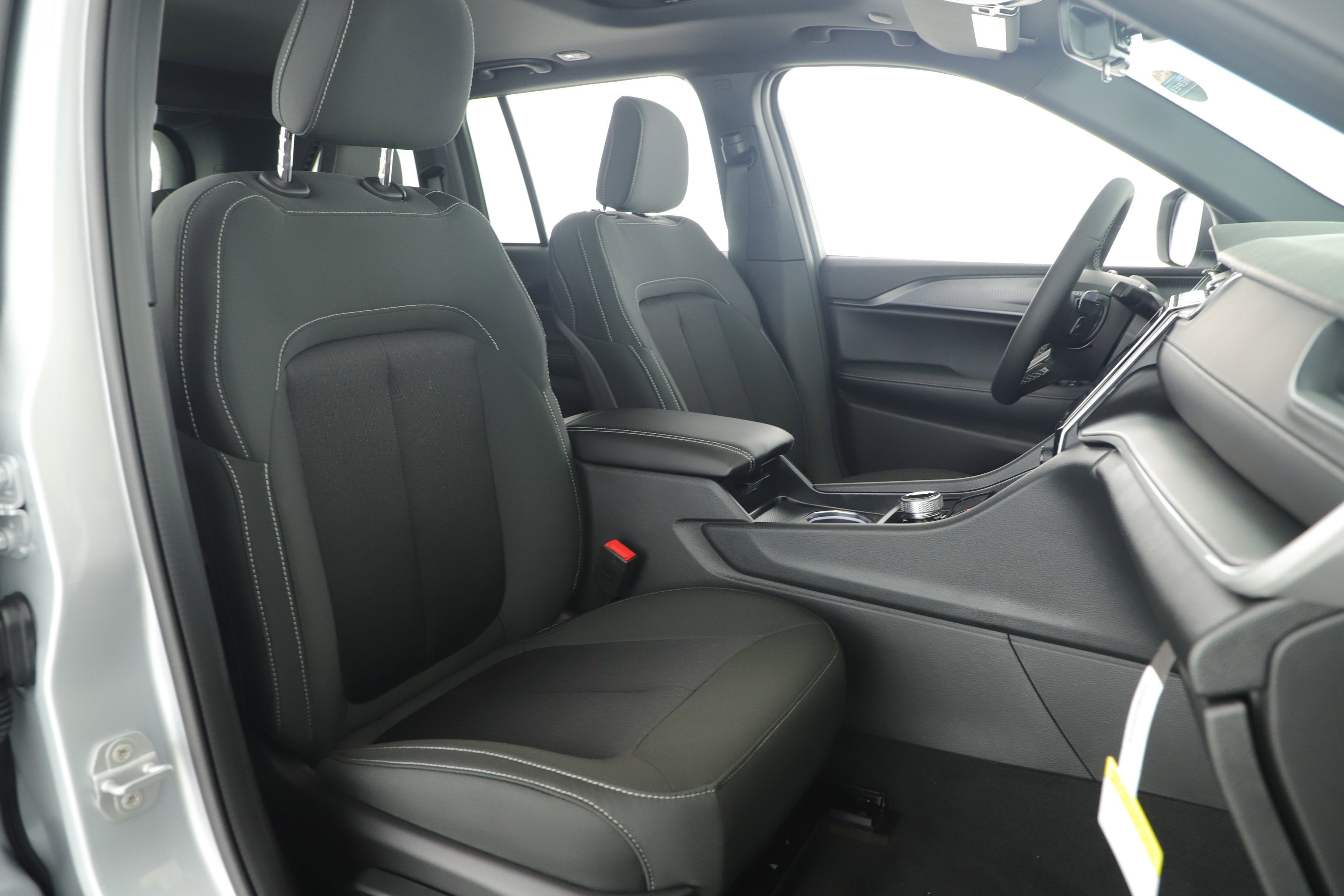 2025 Jeep Grand Cherokee GRAND CHEROKEE LAREDO X 4X2