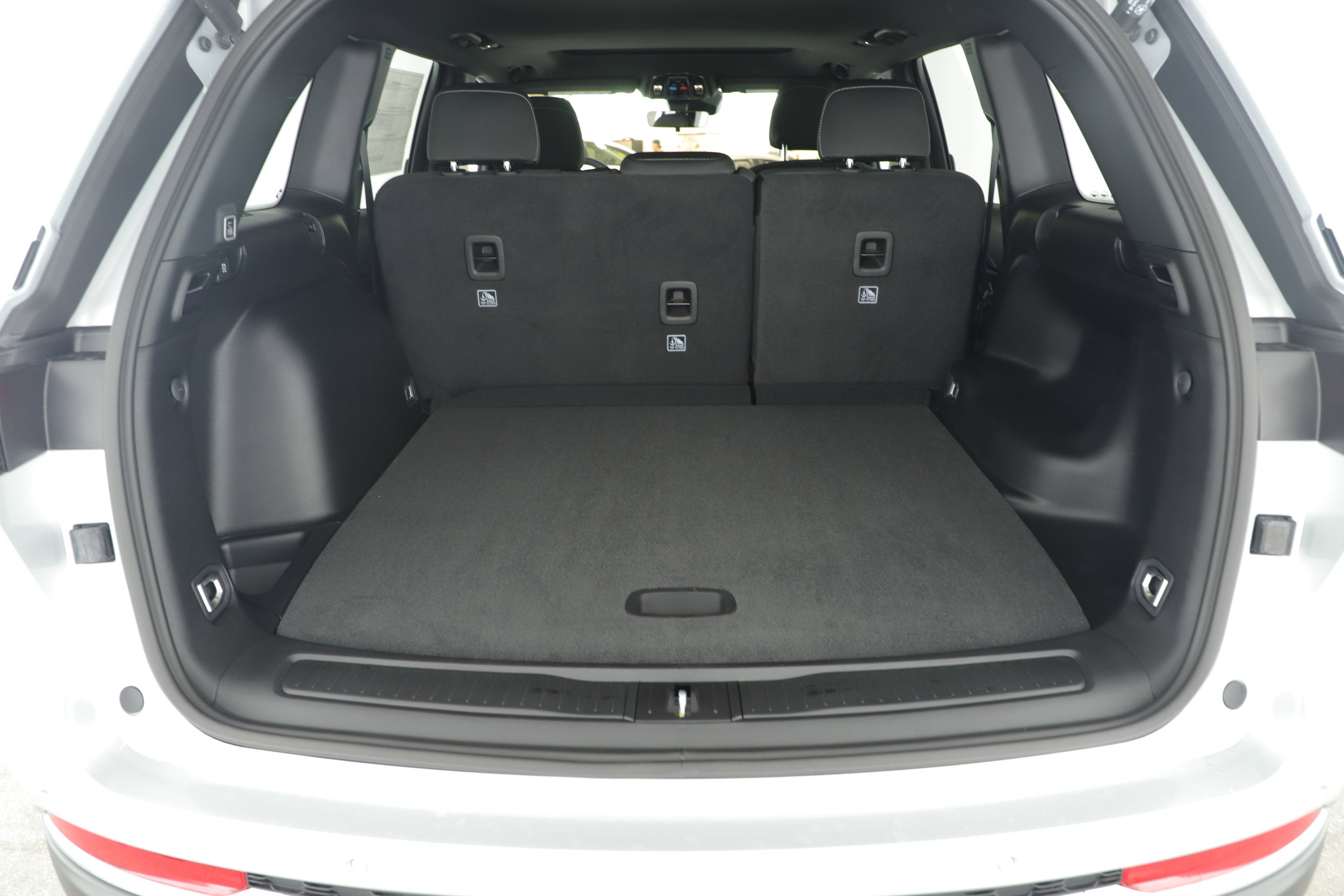 2025 Jeep Grand Cherokee GRAND CHEROKEE LAREDO X 4X2