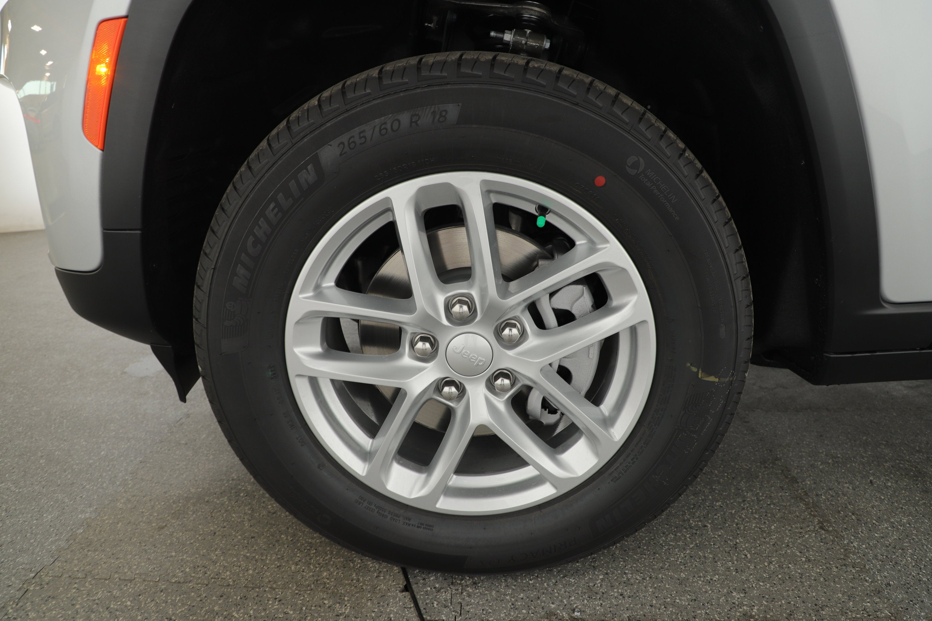 2025 Jeep Grand Cherokee GRAND CHEROKEE LAREDO X 4X2