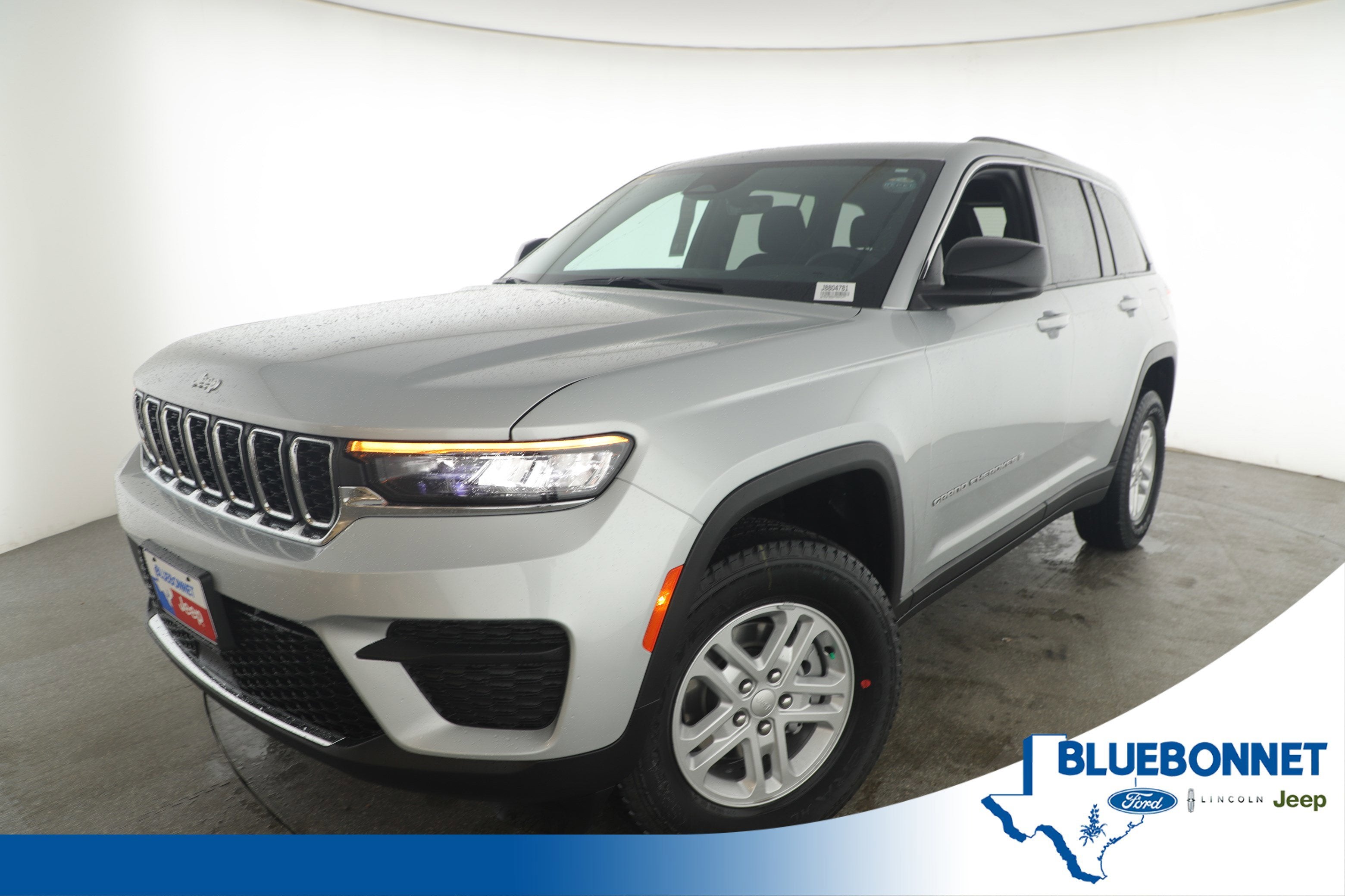 2025 Jeep Grand Cherokee GRAND CHEROKEE LAREDO 4X2