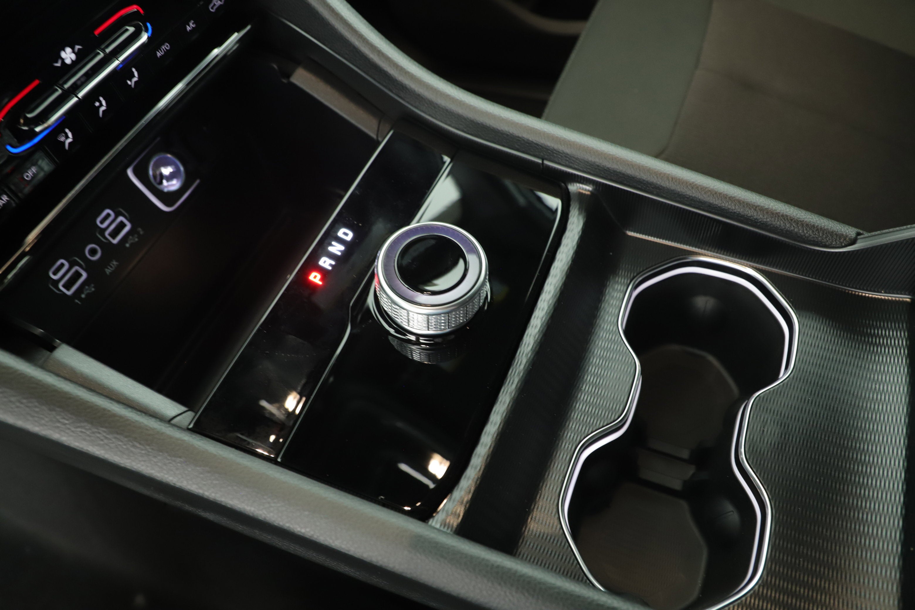 2025 Jeep Grand Cherokee GRAND CHEROKEE LAREDO 4X2