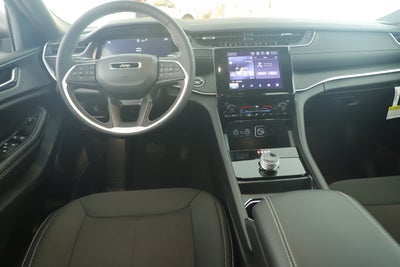 2025 Jeep Grand Cherokee GRAND CHEROKEE LAREDO 4X2