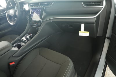 2025 Jeep Grand Cherokee GRAND CHEROKEE LAREDO 4X2