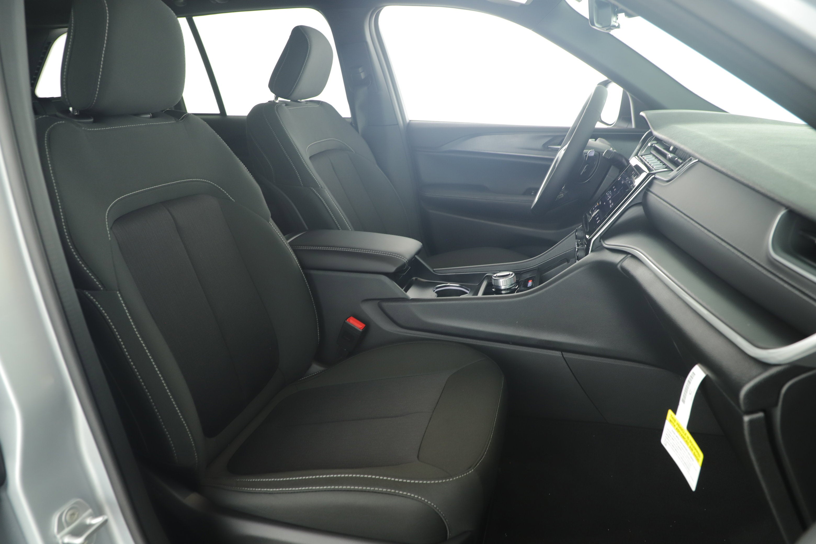 2025 Jeep Grand Cherokee GRAND CHEROKEE LAREDO 4X2