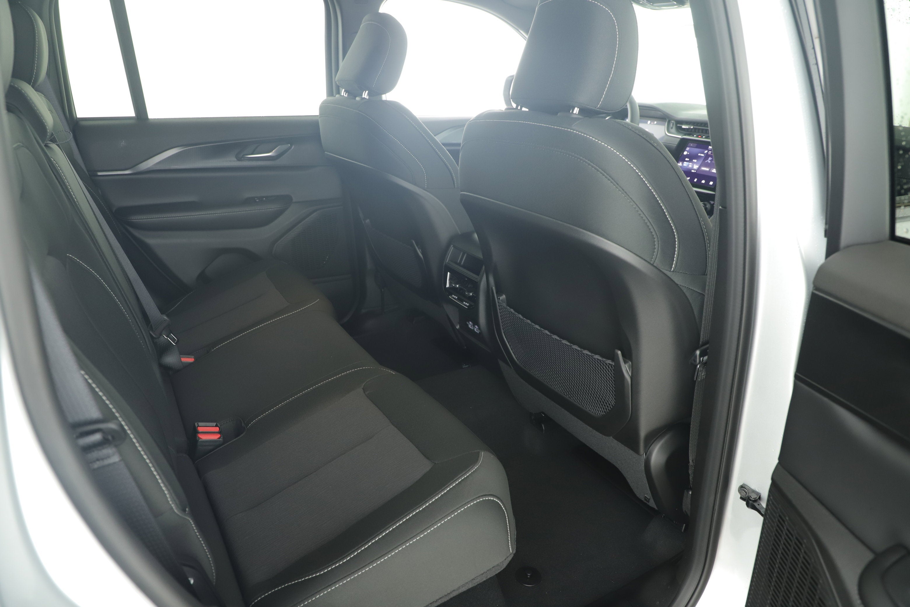 2025 Jeep Grand Cherokee GRAND CHEROKEE LAREDO 4X2