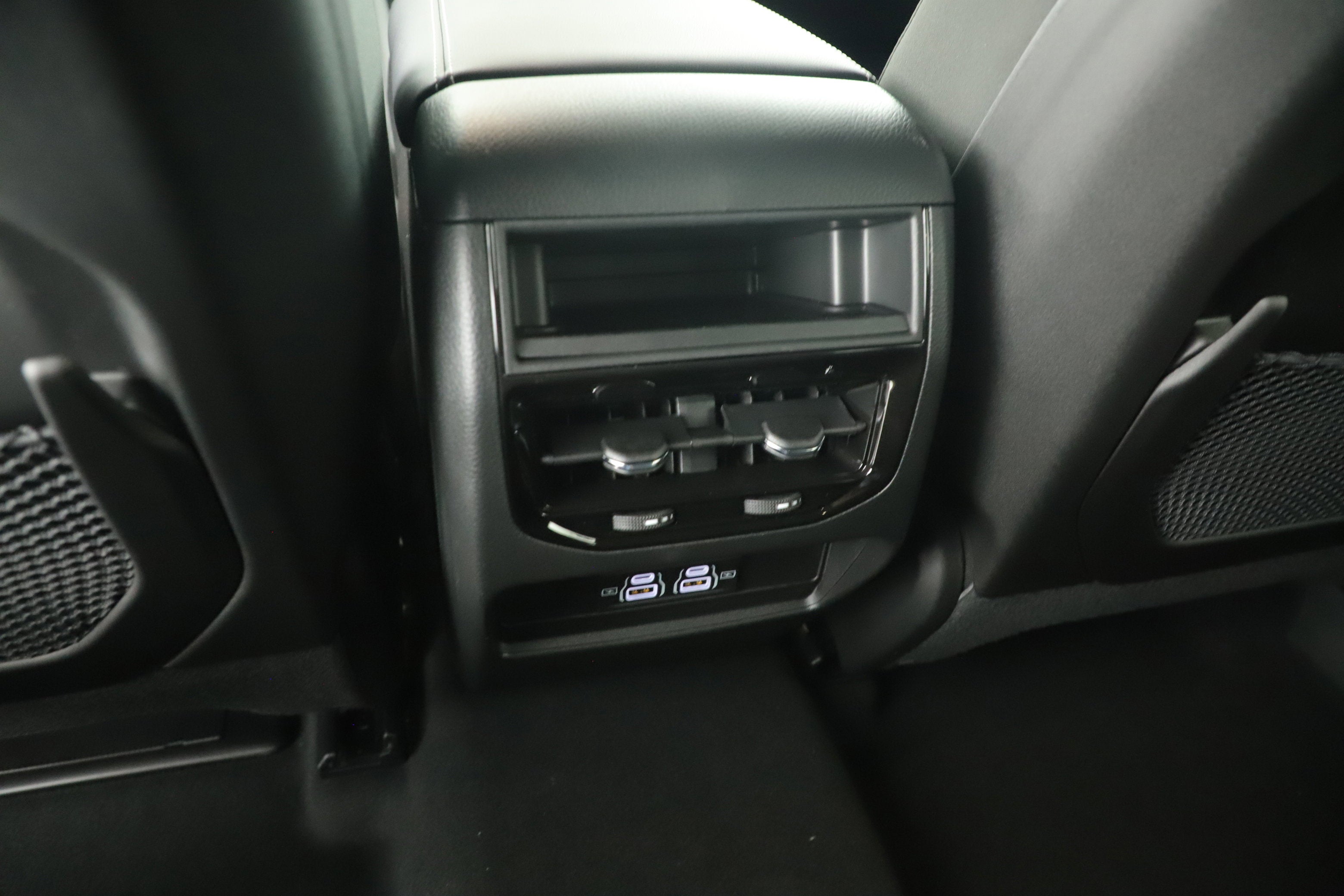 2025 Jeep Grand Cherokee GRAND CHEROKEE LAREDO 4X2