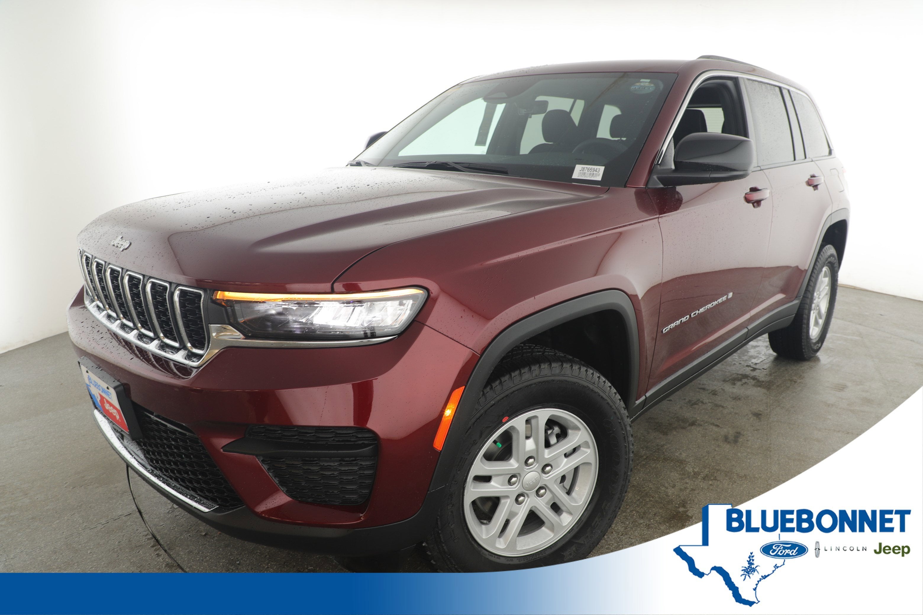 2025 Jeep Grand Cherokee GRAND CHEROKEE LAREDO 4X2