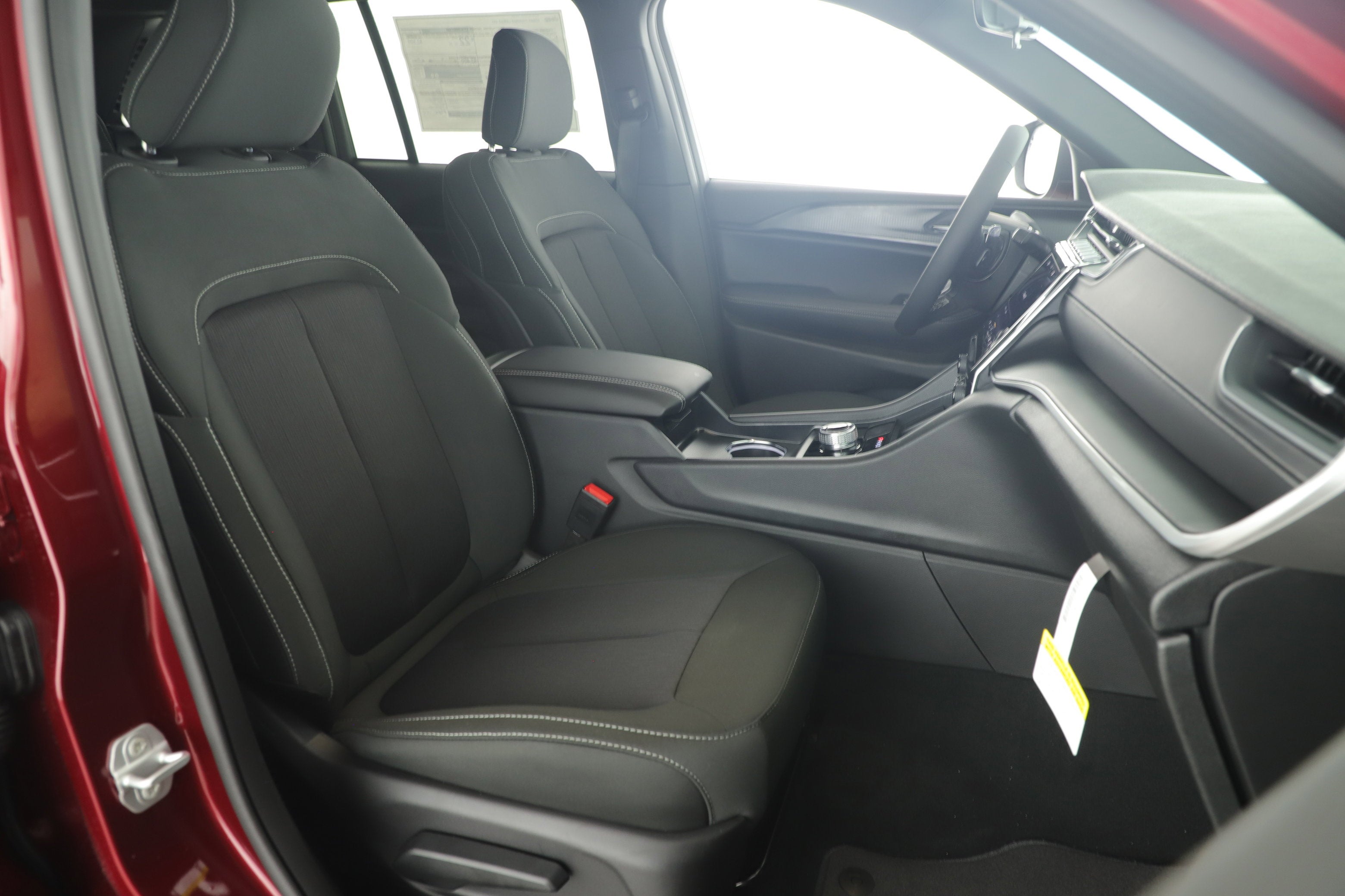 2025 Jeep Grand Cherokee GRAND CHEROKEE LAREDO 4X2