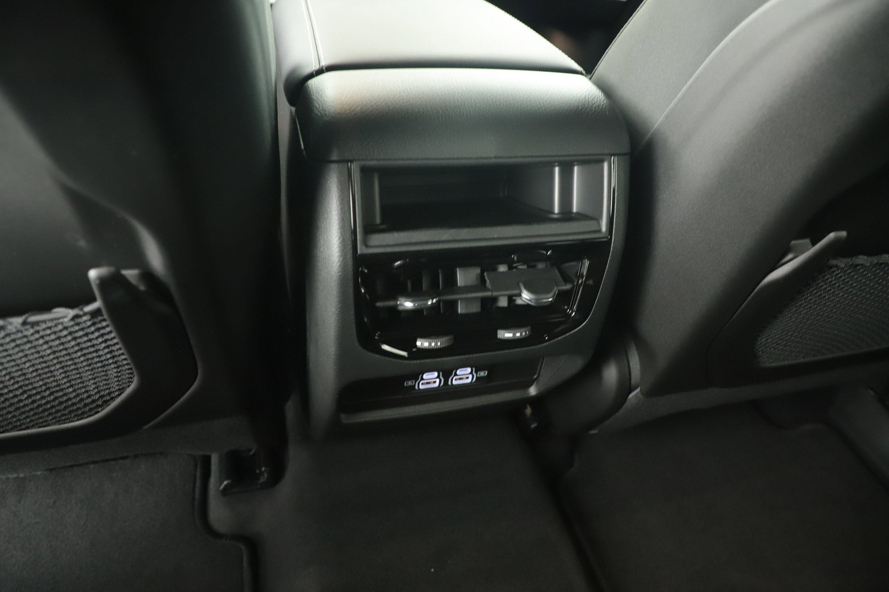 2025 Jeep Grand Cherokee GRAND CHEROKEE LAREDO 4X2