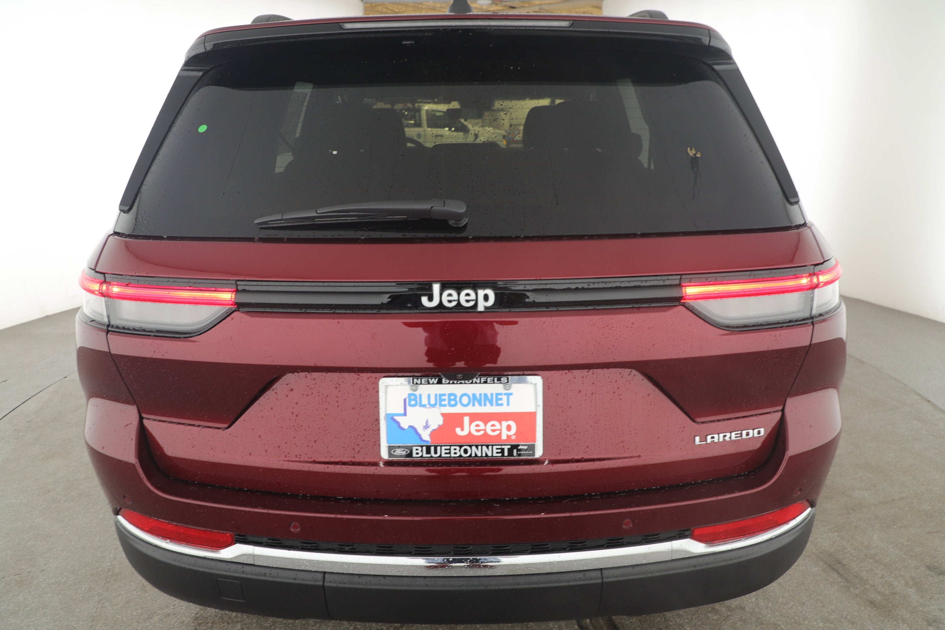 2025 Jeep Grand Cherokee GRAND CHEROKEE LAREDO 4X2