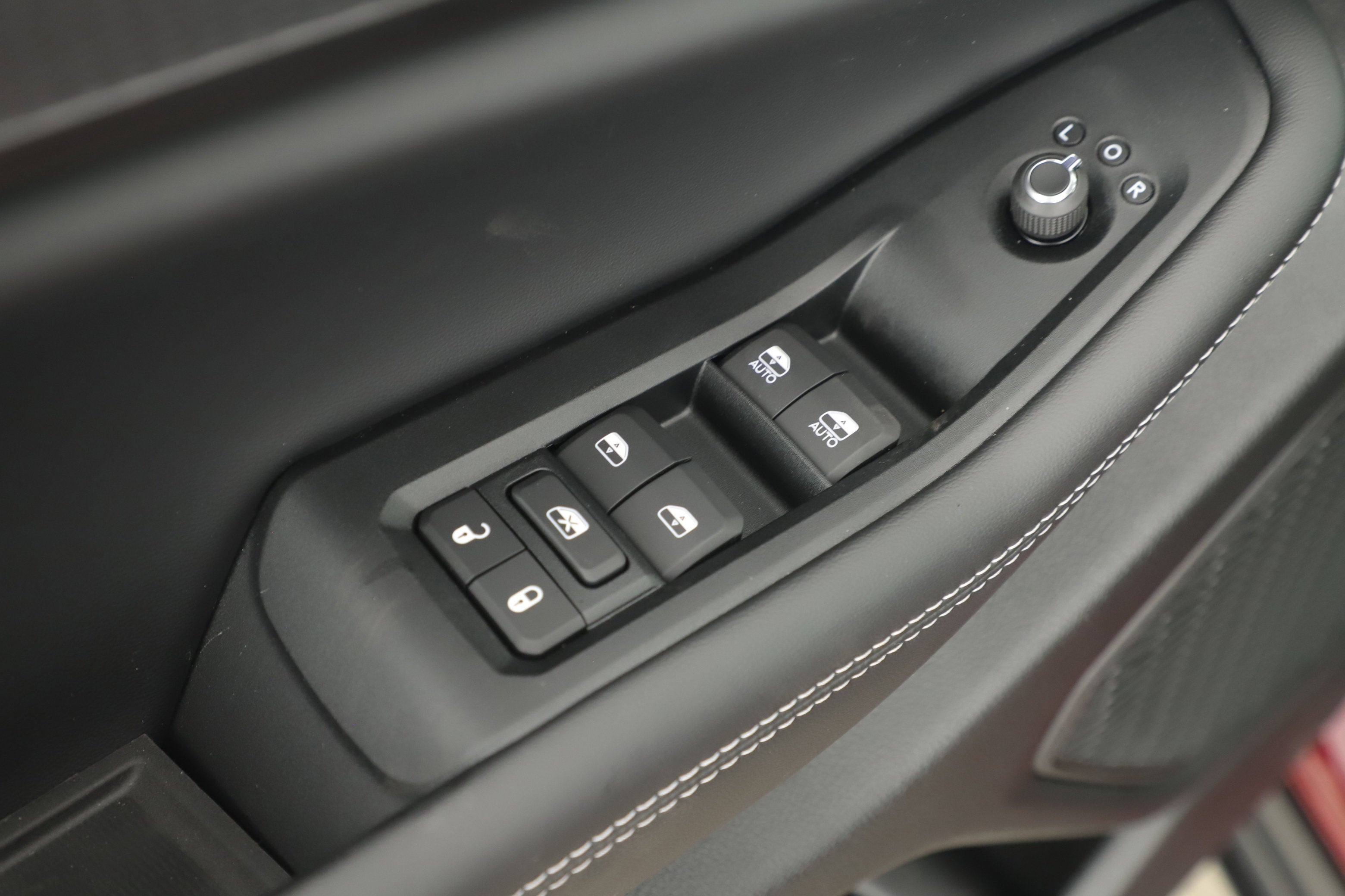 2025 Jeep Grand Cherokee GRAND CHEROKEE LAREDO 4X2