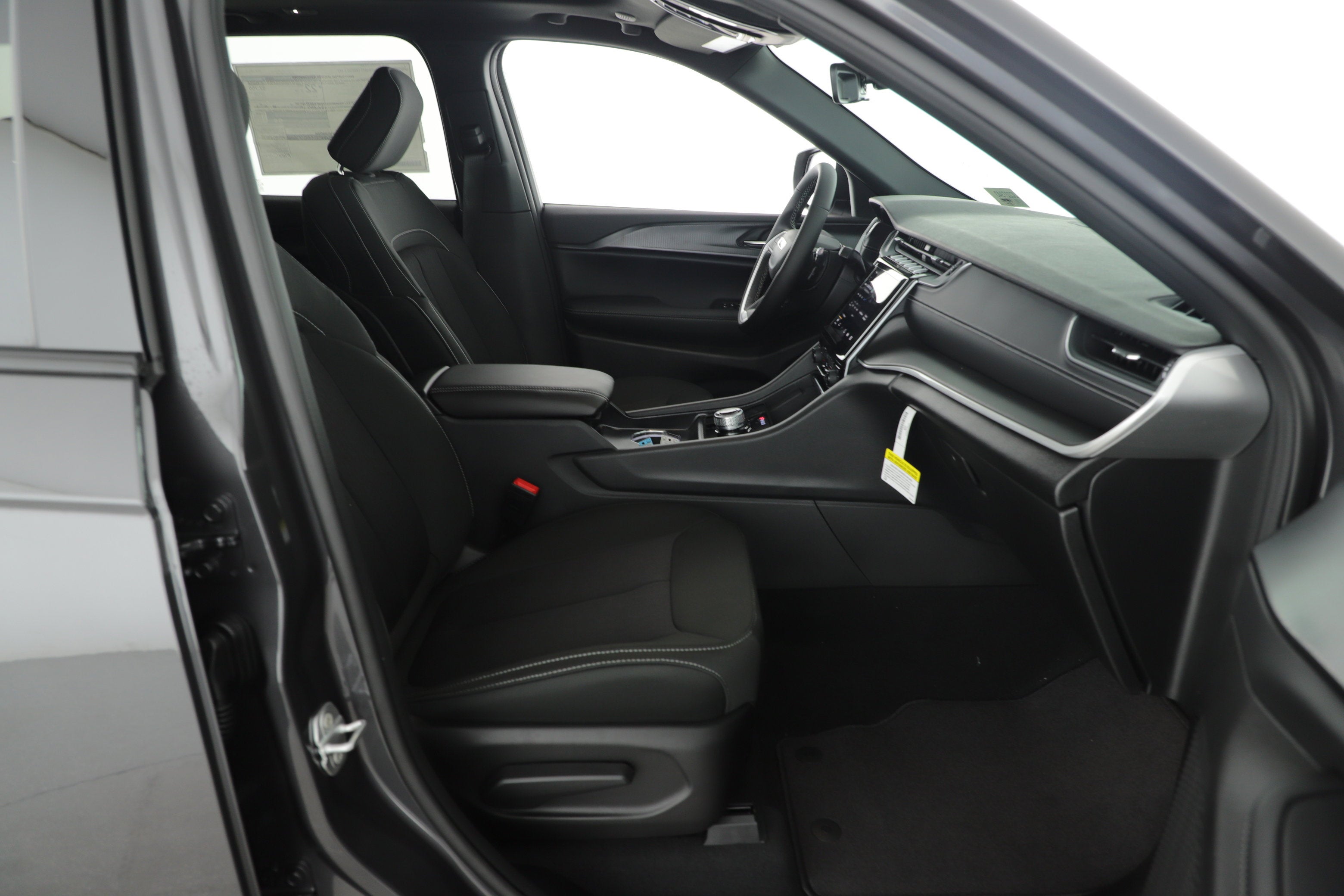 2026 Jeep Grand Cherokee GRAND CHEROKEE LAREDO X 4X2