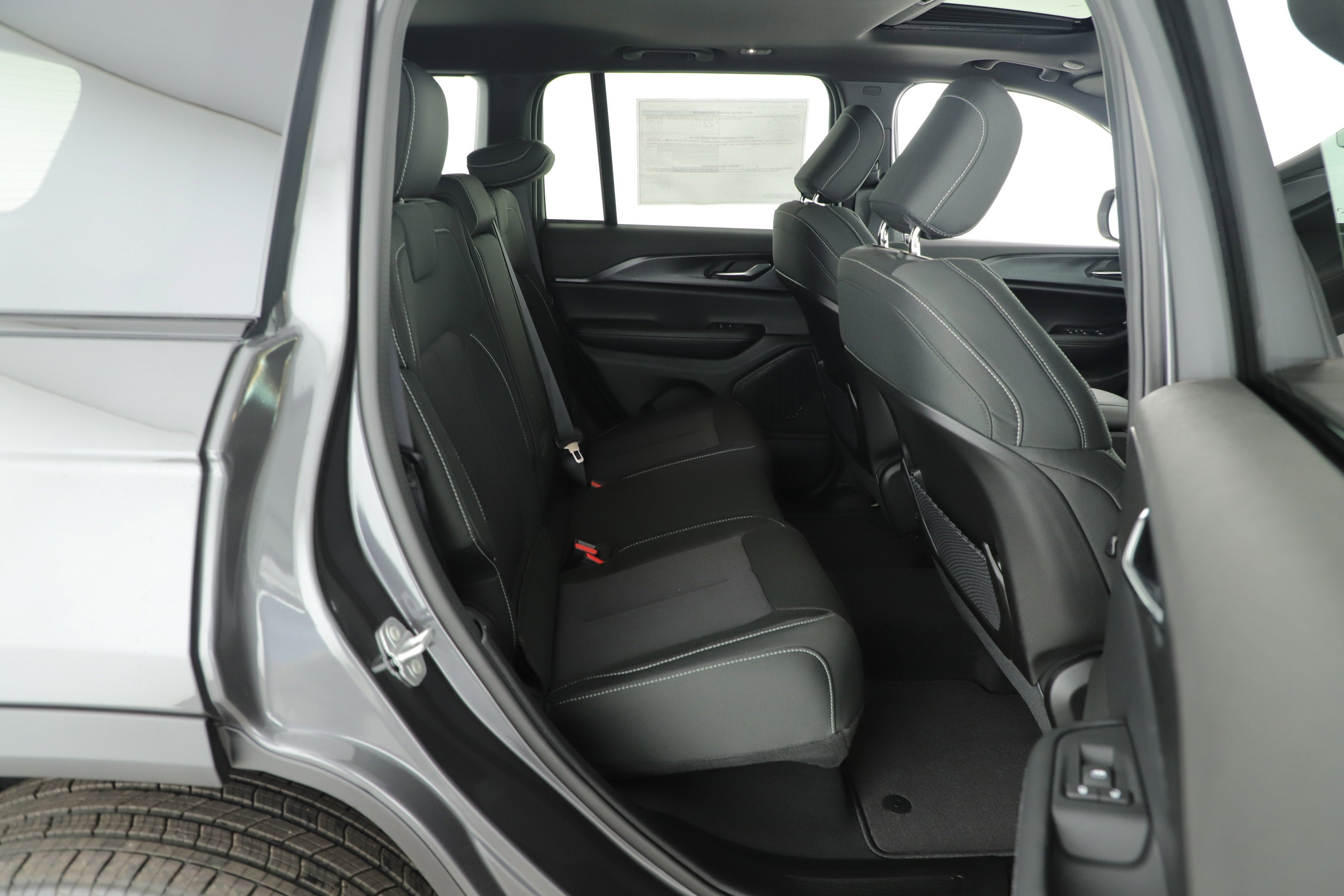 2026 Jeep Grand Cherokee GRAND CHEROKEE LAREDO X 4X2