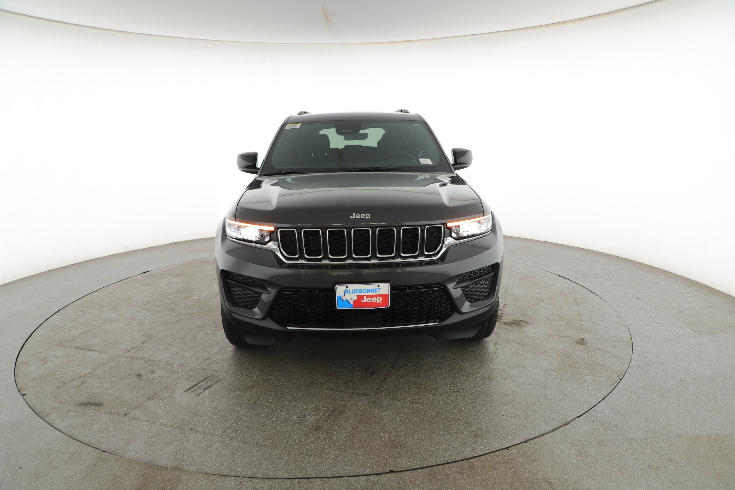 2026 Jeep Grand Cherokee GRAND CHEROKEE LAREDO X 4X2