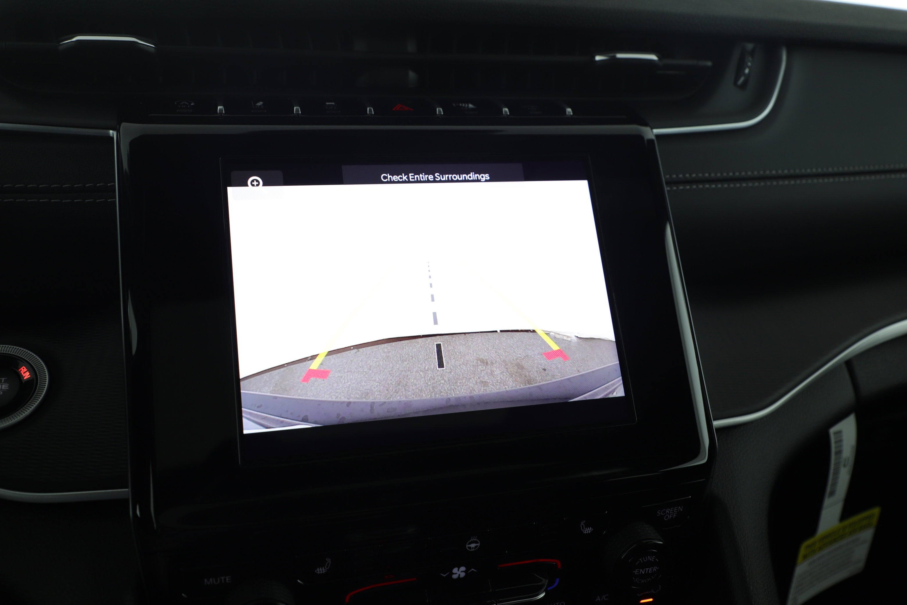 2026 Jeep Grand Cherokee GRAND CHEROKEE LAREDO X 4X2