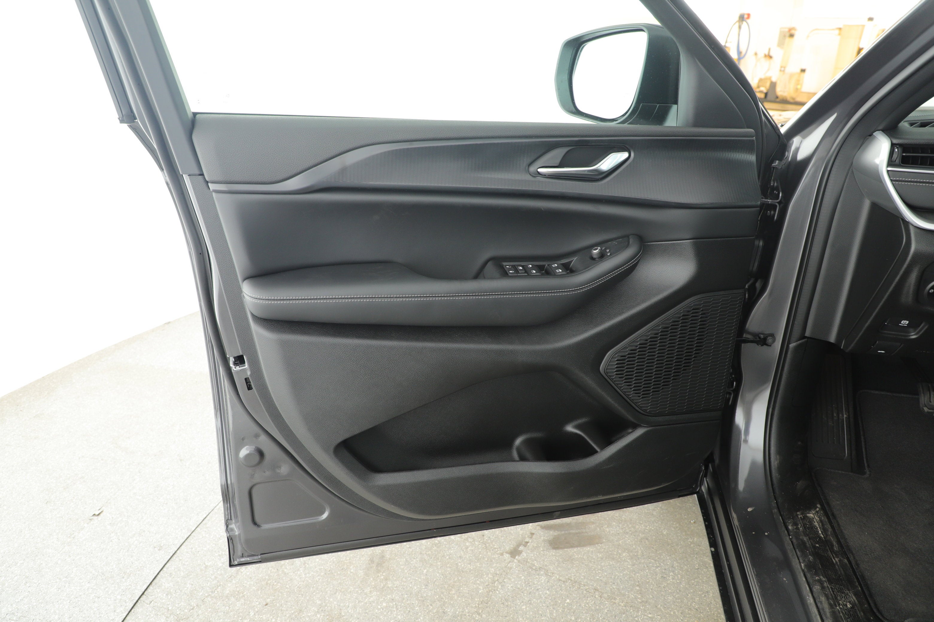 2026 Jeep Grand Cherokee GRAND CHEROKEE LAREDO X 4X2