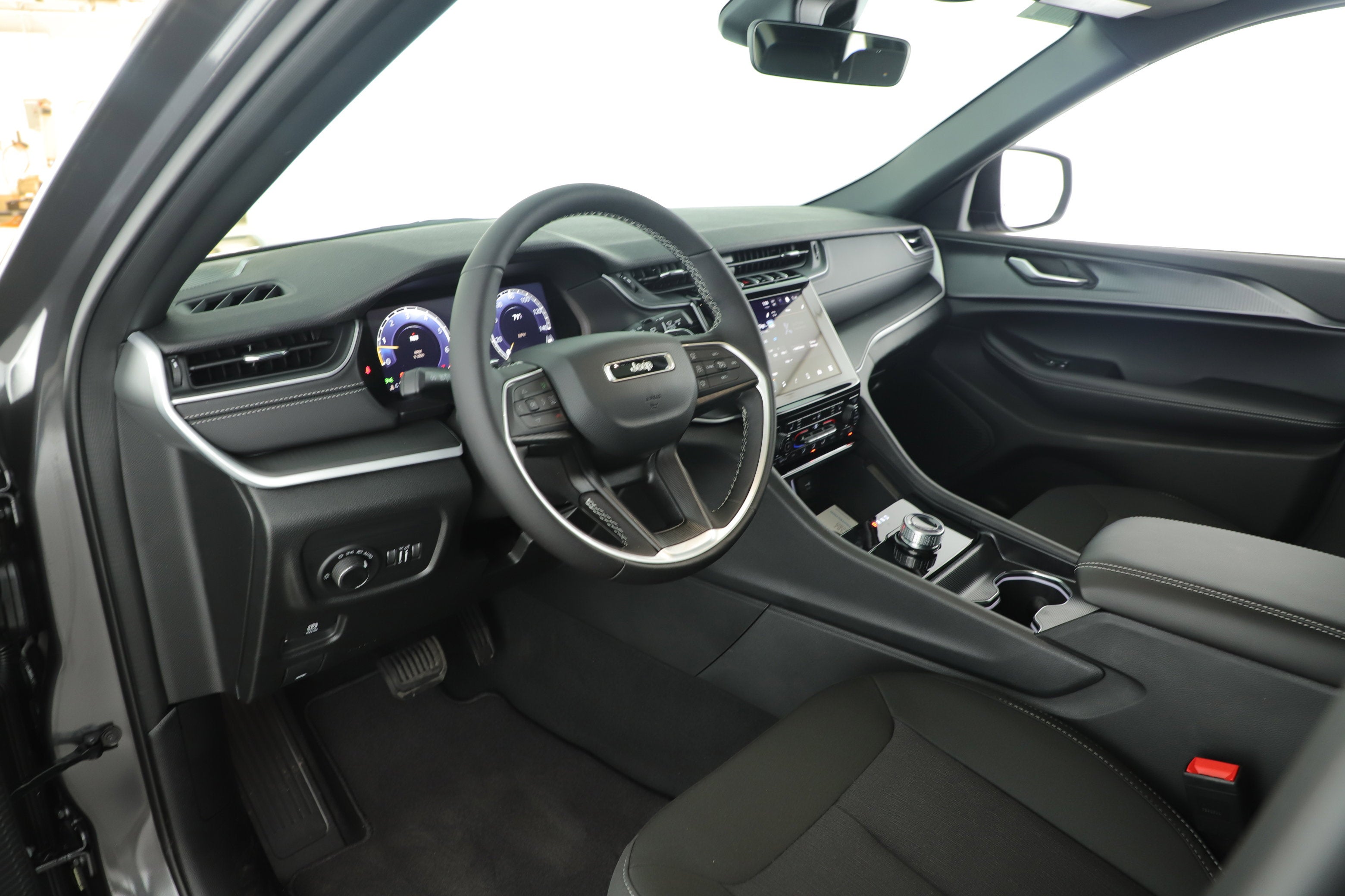 2026 Jeep Grand Cherokee GRAND CHEROKEE LAREDO X 4X2