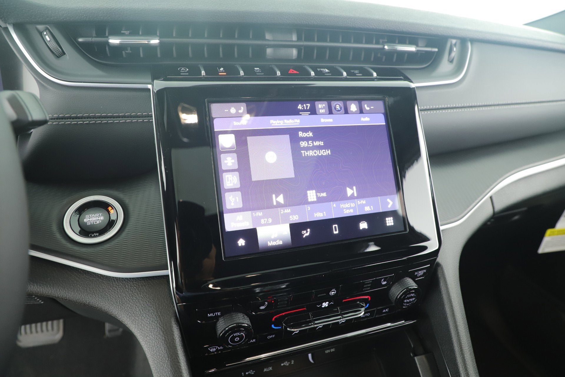 2025 Jeep Grand Cherokee GRAND CHEROKEE LAREDO X 4X2