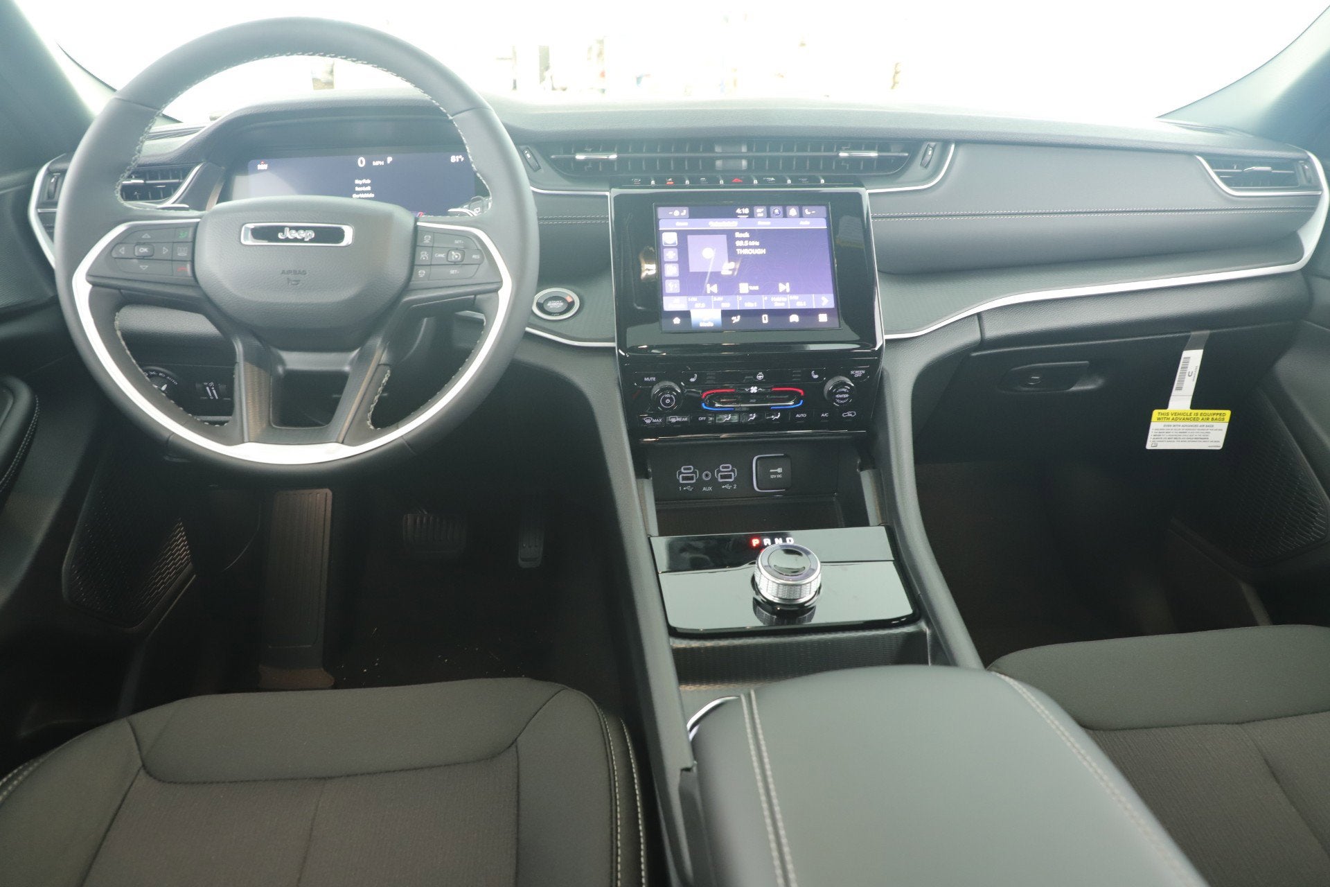 2025 Jeep Grand Cherokee GRAND CHEROKEE LAREDO X 4X2