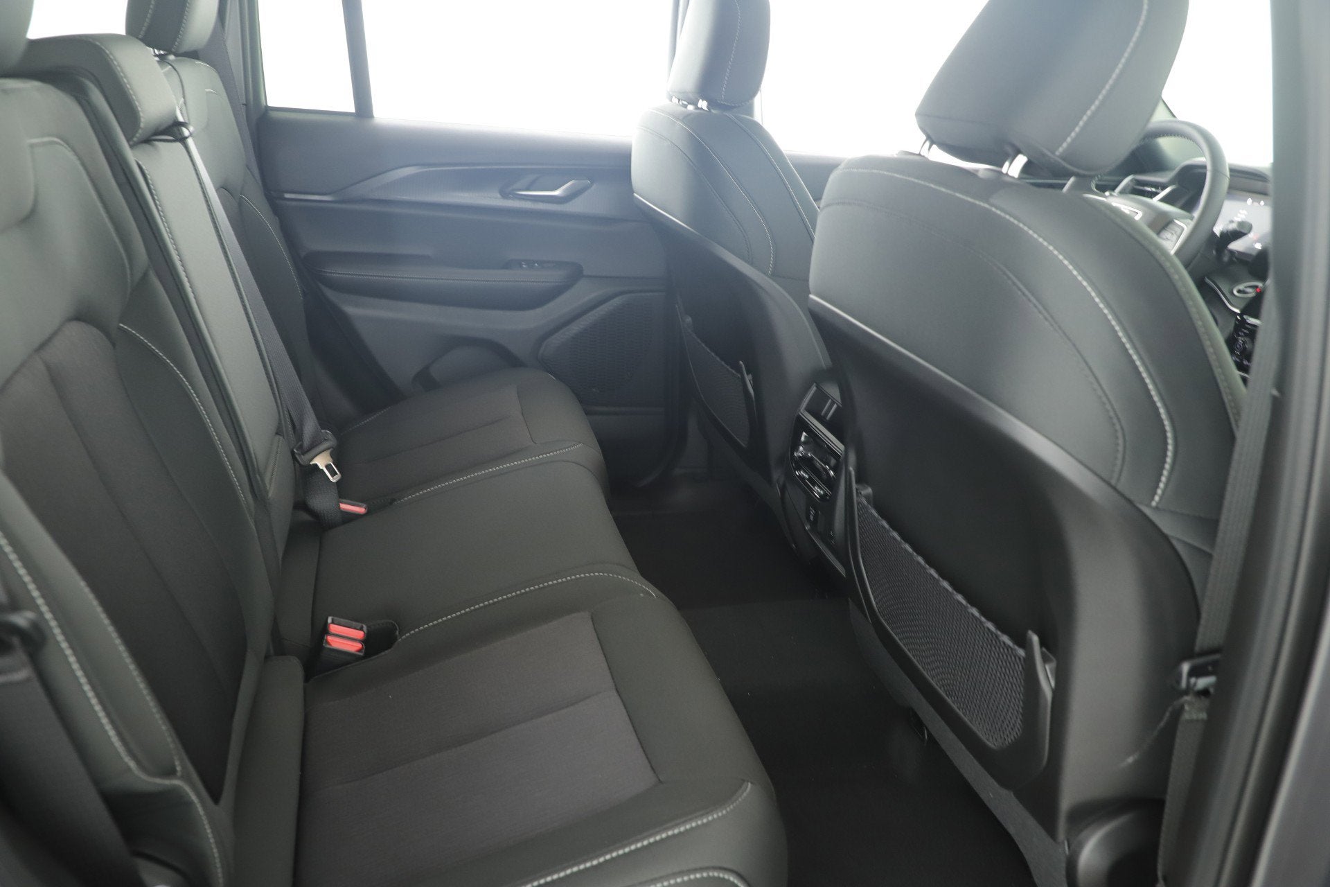 2025 Jeep Grand Cherokee GRAND CHEROKEE LAREDO X 4X2